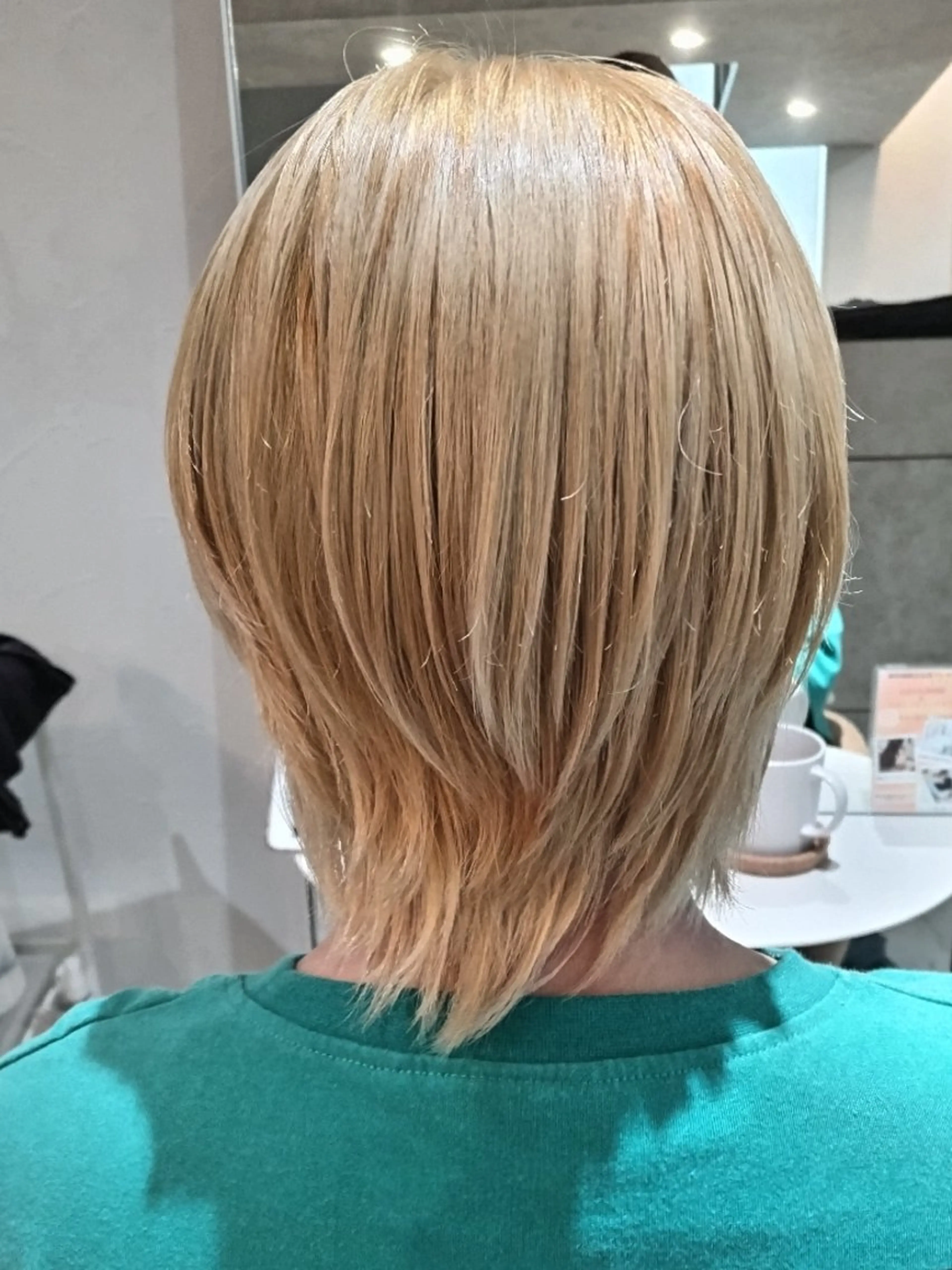 カラー ブリーチ 抜きっぱなしブロンド ブロンド 縮毛矯正 🌸花屋併設🌸石垣 友基のヘアスタイル