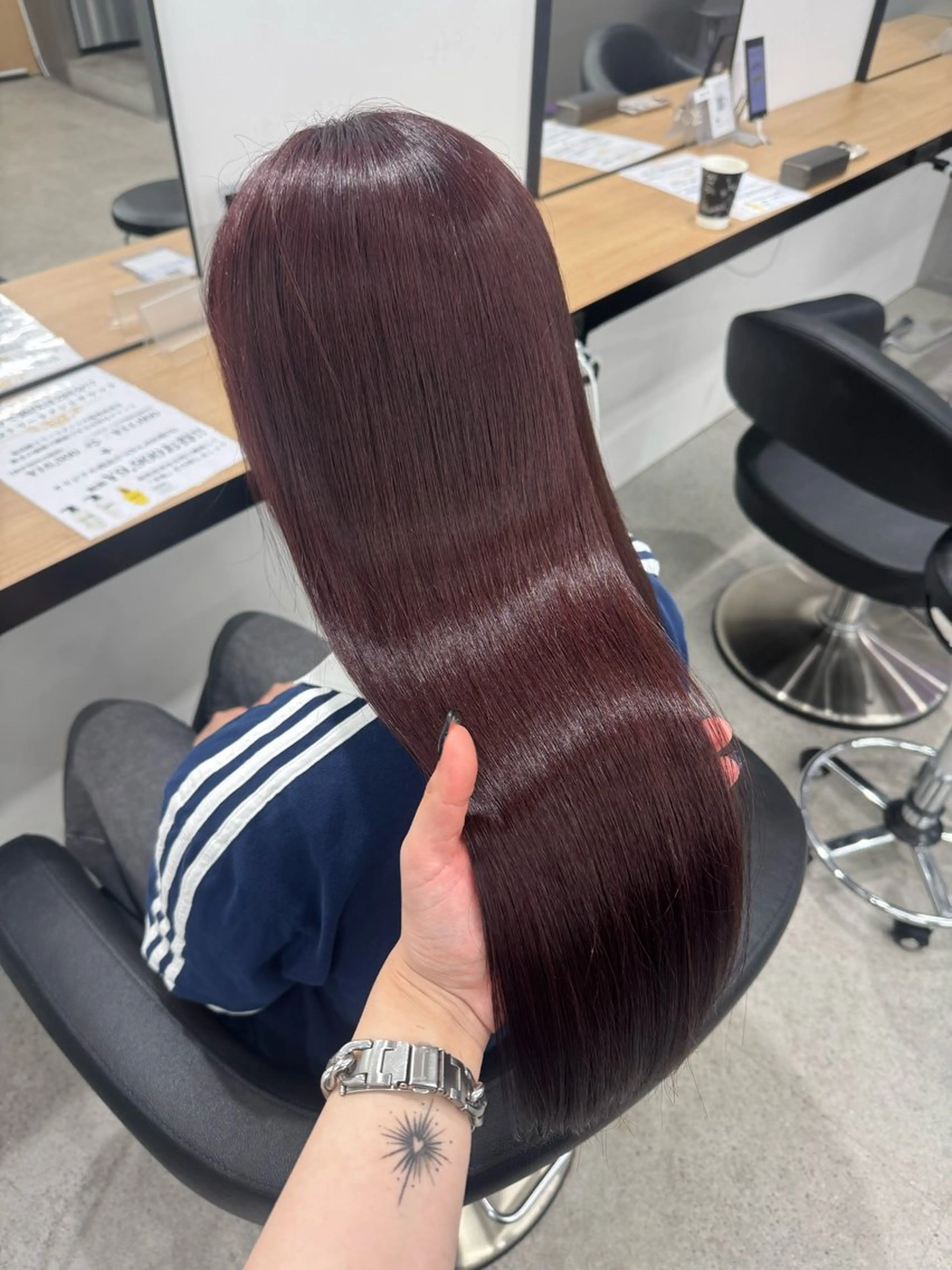 ロング カラー 暗髪🩶ラベンダー/ ブルー/ユウナ🤍のヘアスタイル