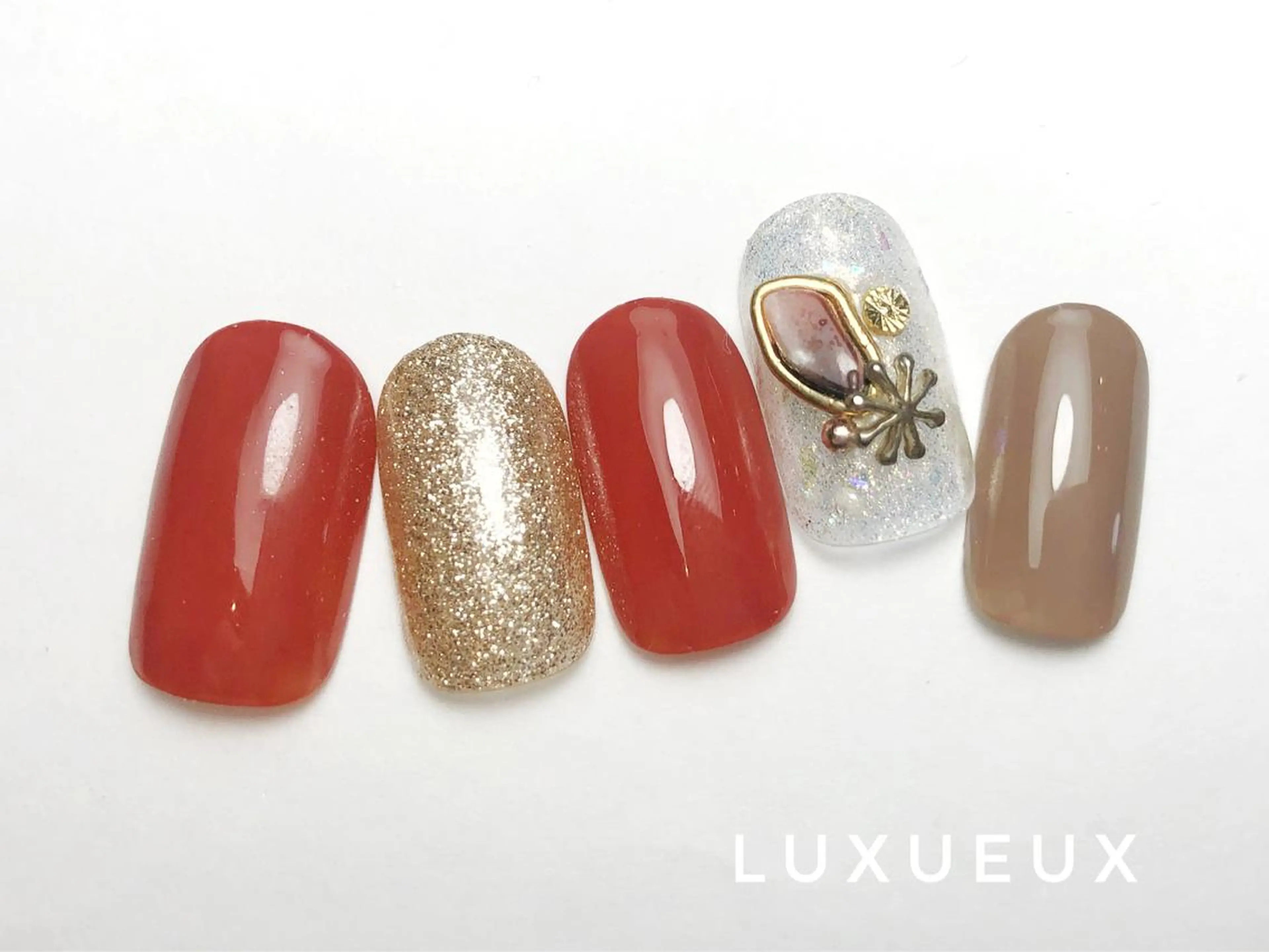 ネイル LUXUEUX春日店 (ルクソー)のネイルデザイン