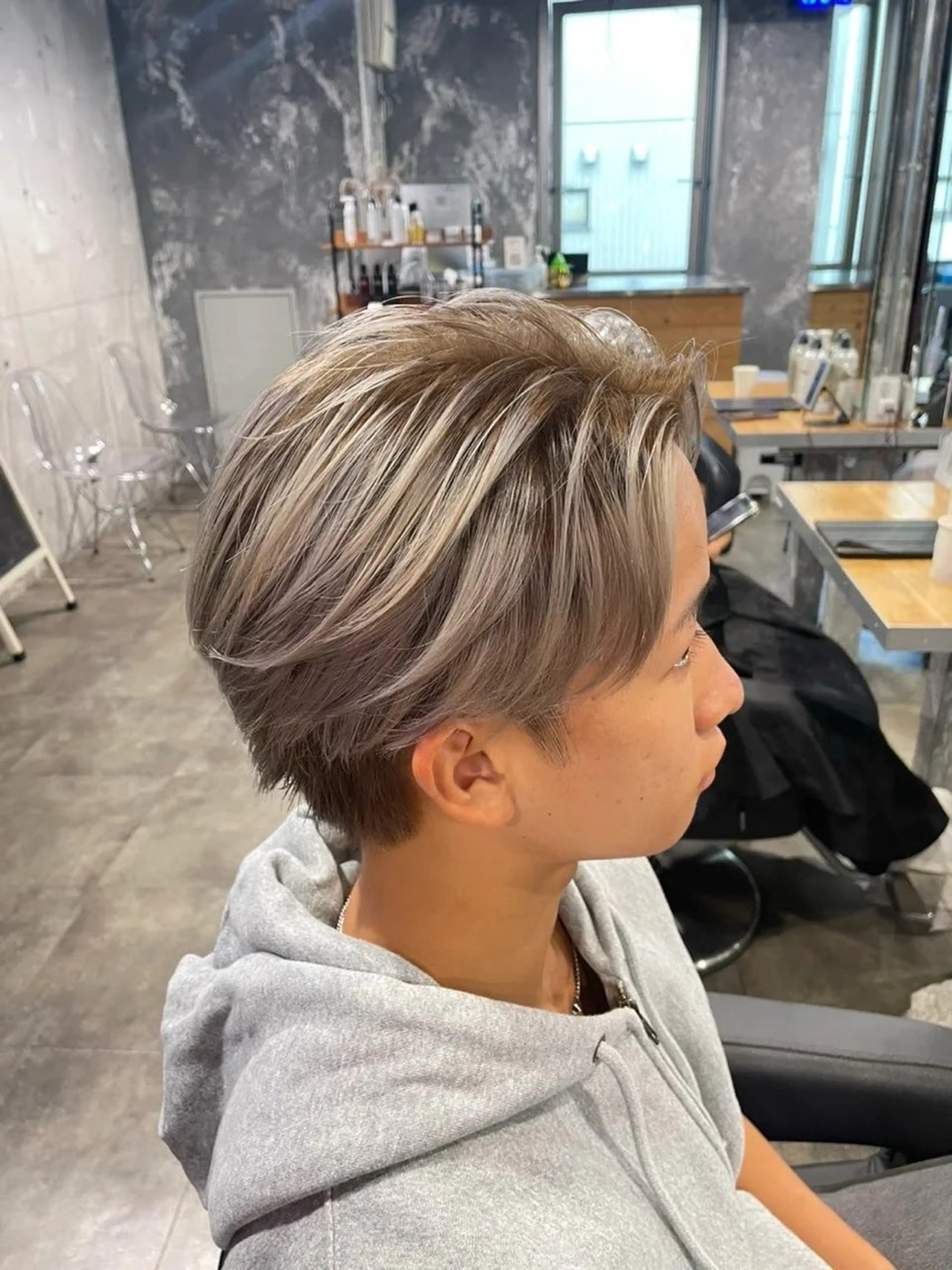カラー パーマ ヘアアレンジ メンズ メンズバレイヤージュ メンズパーマ バレイヤージュ ニュアンスパーマ カット パーマ トリートメント ヘッドスパ ヘアセット 💎韓国/ レイヤー カット/ 暖色🫧のヘアスタイル
