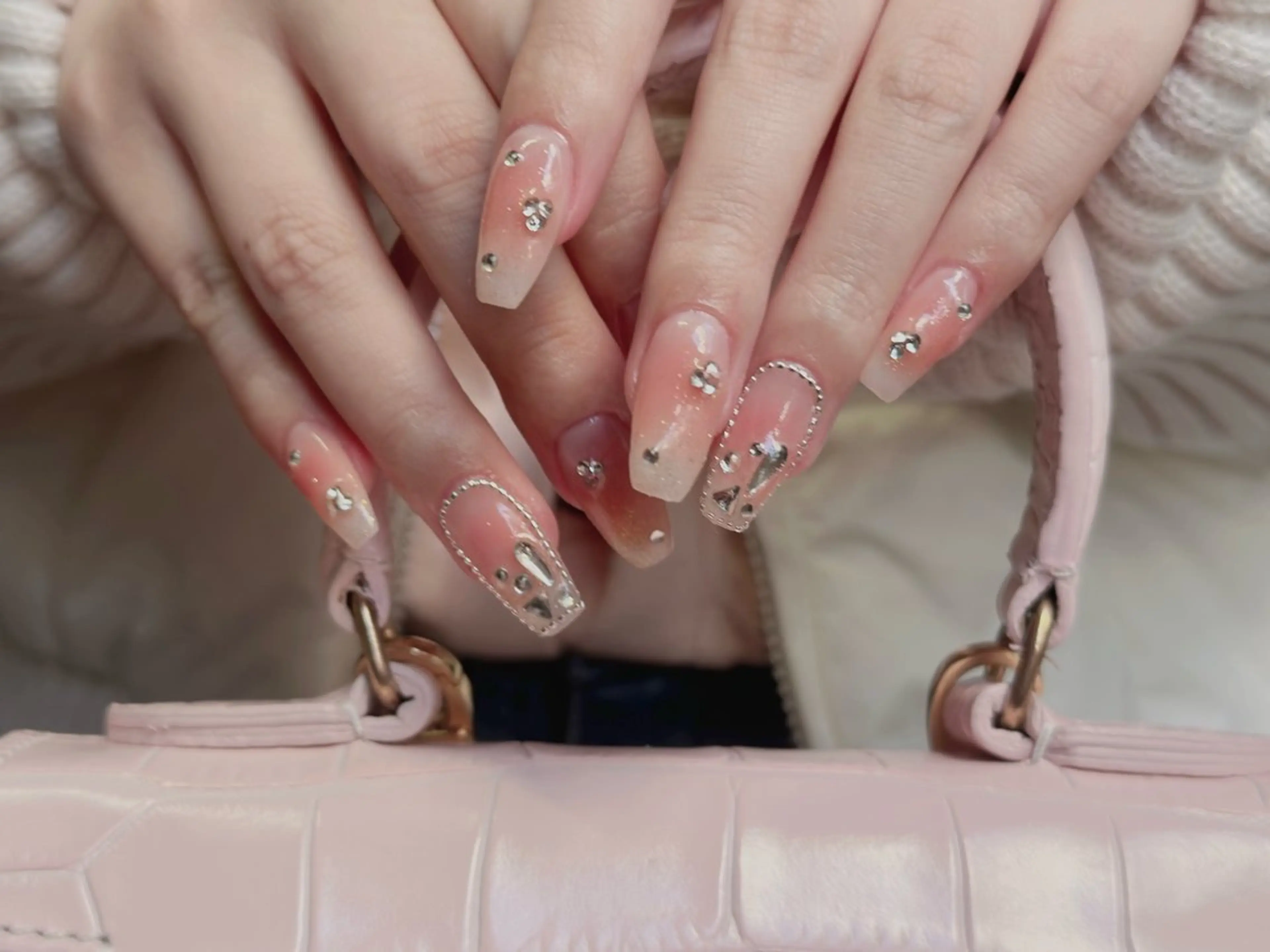 ネイル ハンドネイル ハンドケア 🍑 momo_nailのネイルデザイン