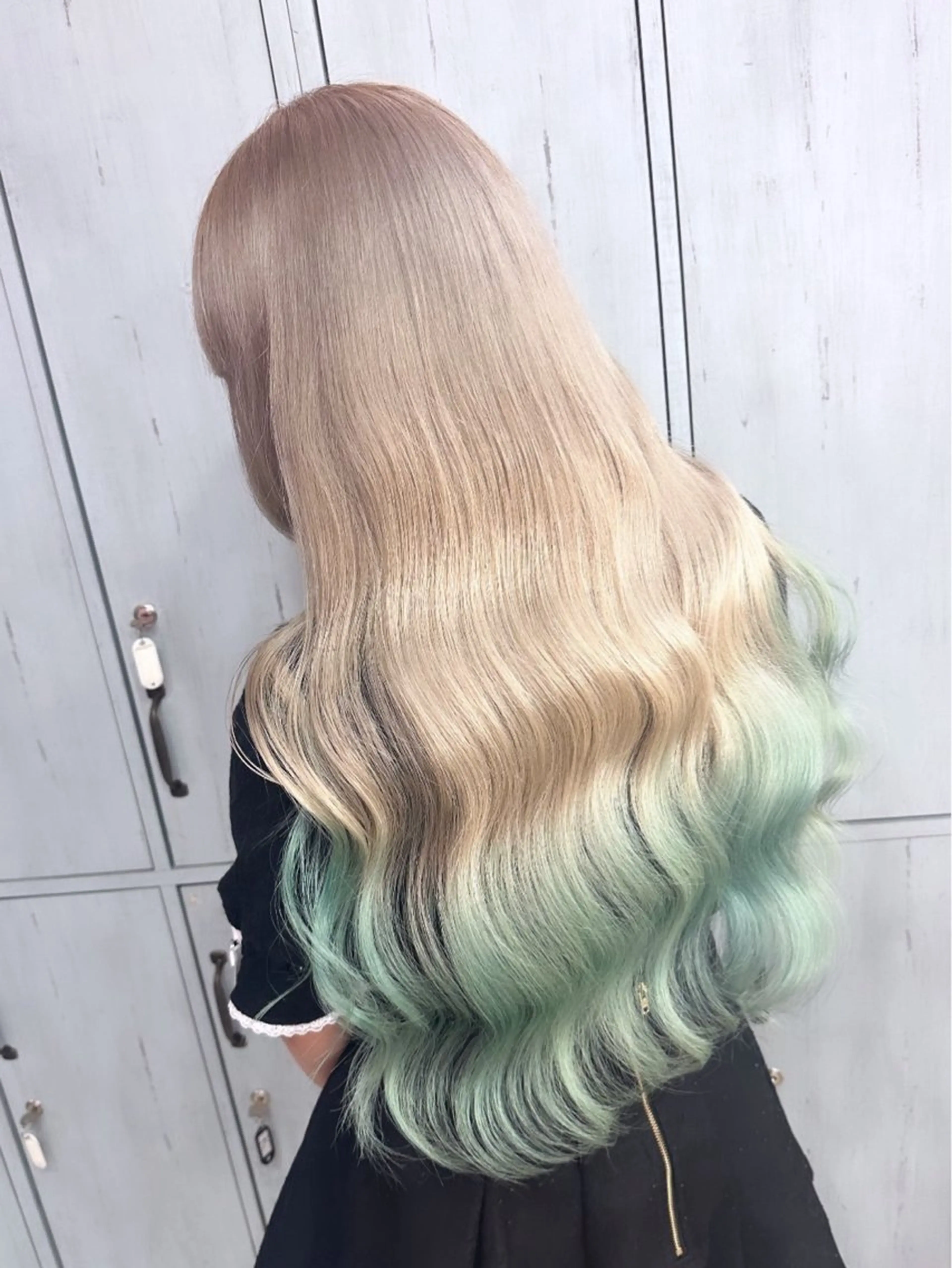 ロング カラー ブリーチ✖️レイヤー MANATO🎨🌈のヘアスタイル