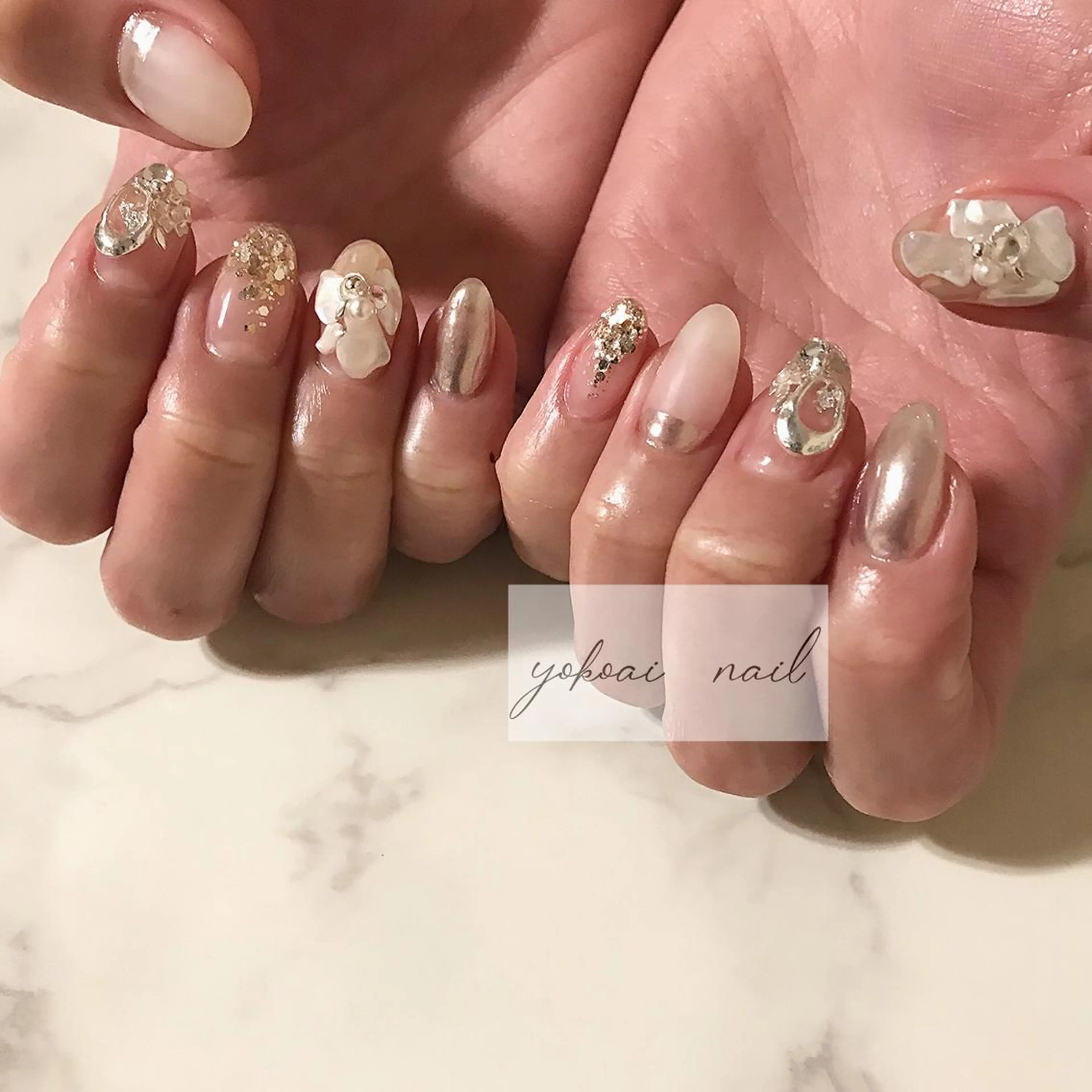 ネイル シルバー ホワイト yokoai nailのネイルデザイン