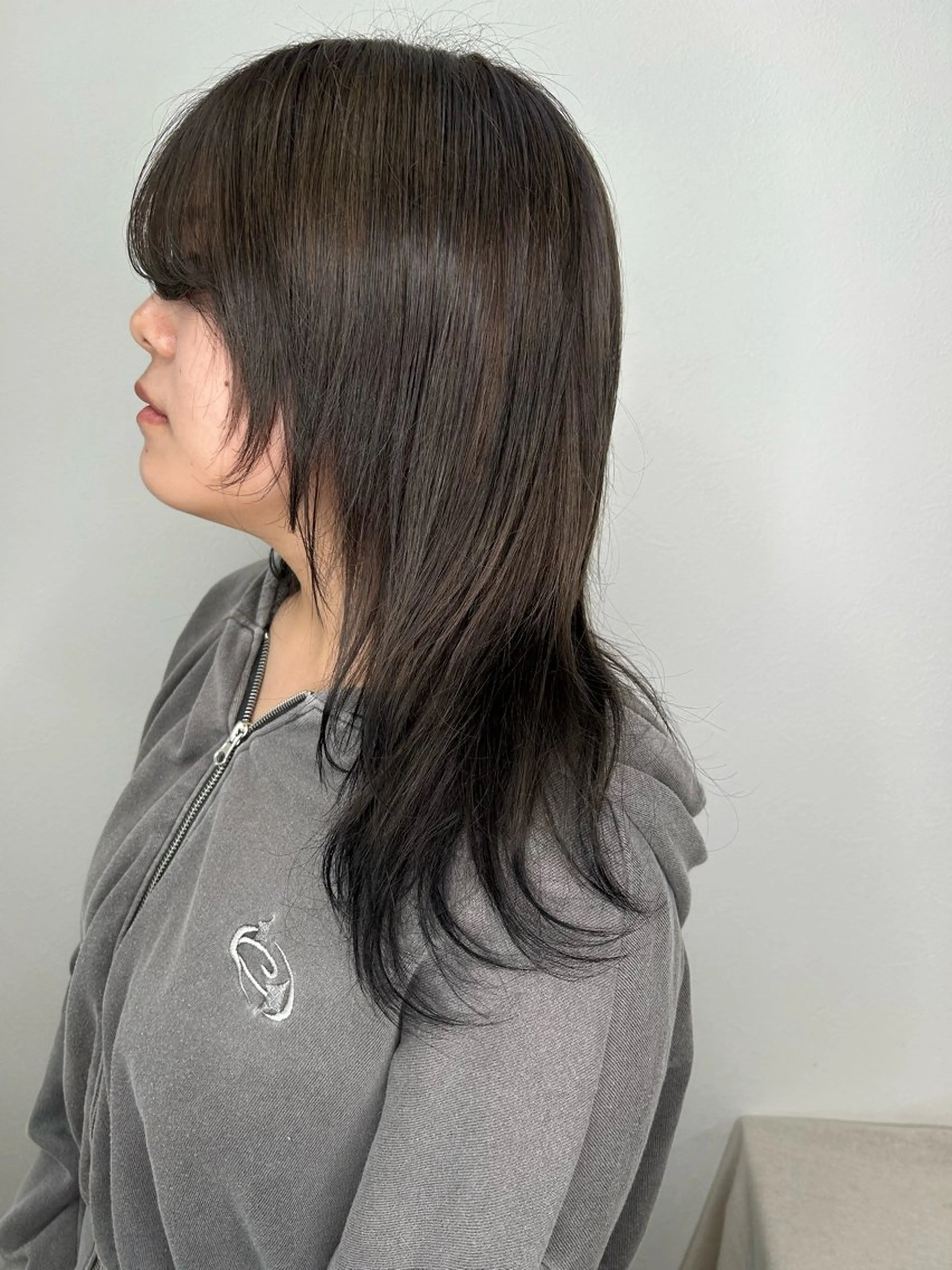 セミロング カラー ウルフカット カット ヘアカラー 今村公介 ブリーチ特化、派手髪のヘアスタイル