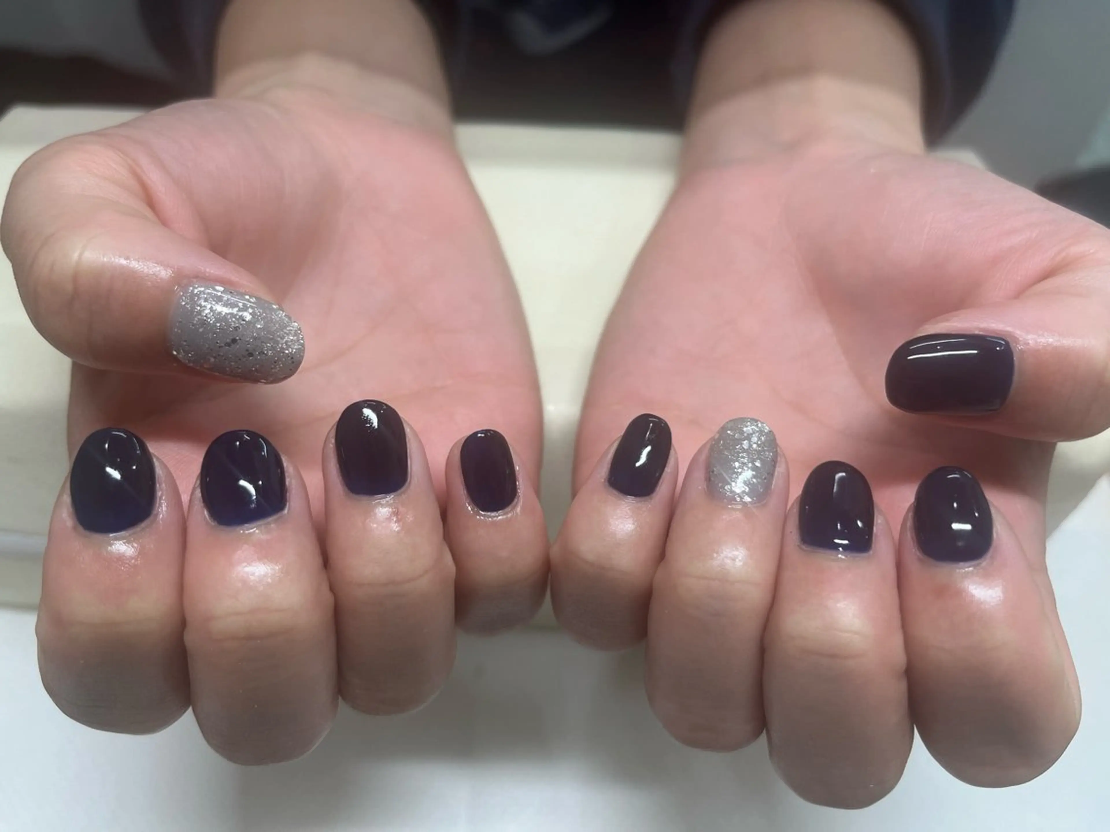 ネイル ラメ(グリッター) ネイビー Milana 西里のネイルデザイン