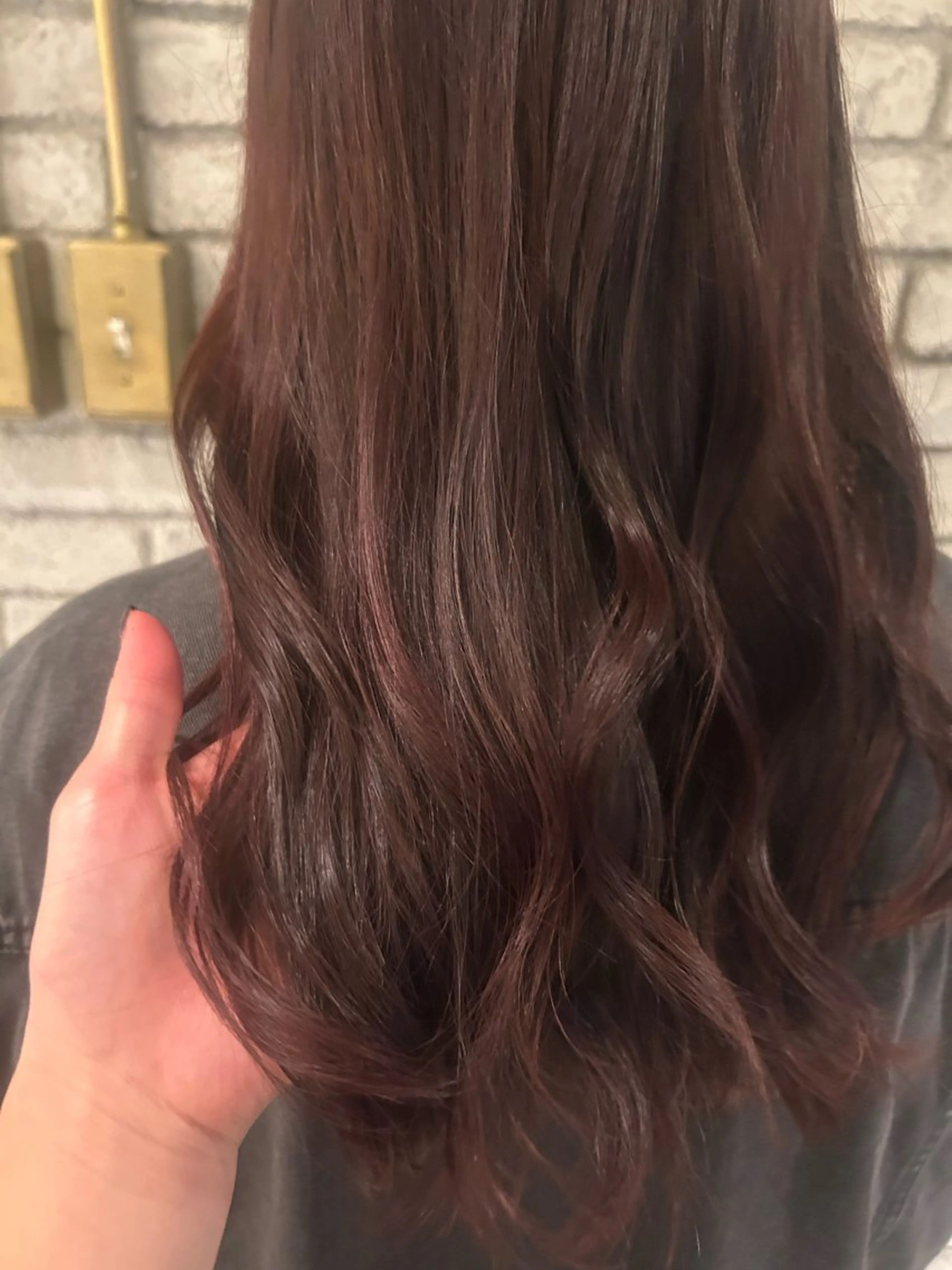 カラー ブリーチ ブラウンカラー ブリーチなしカラー ピンクカラー 濱崎 めいのヘアスタイル