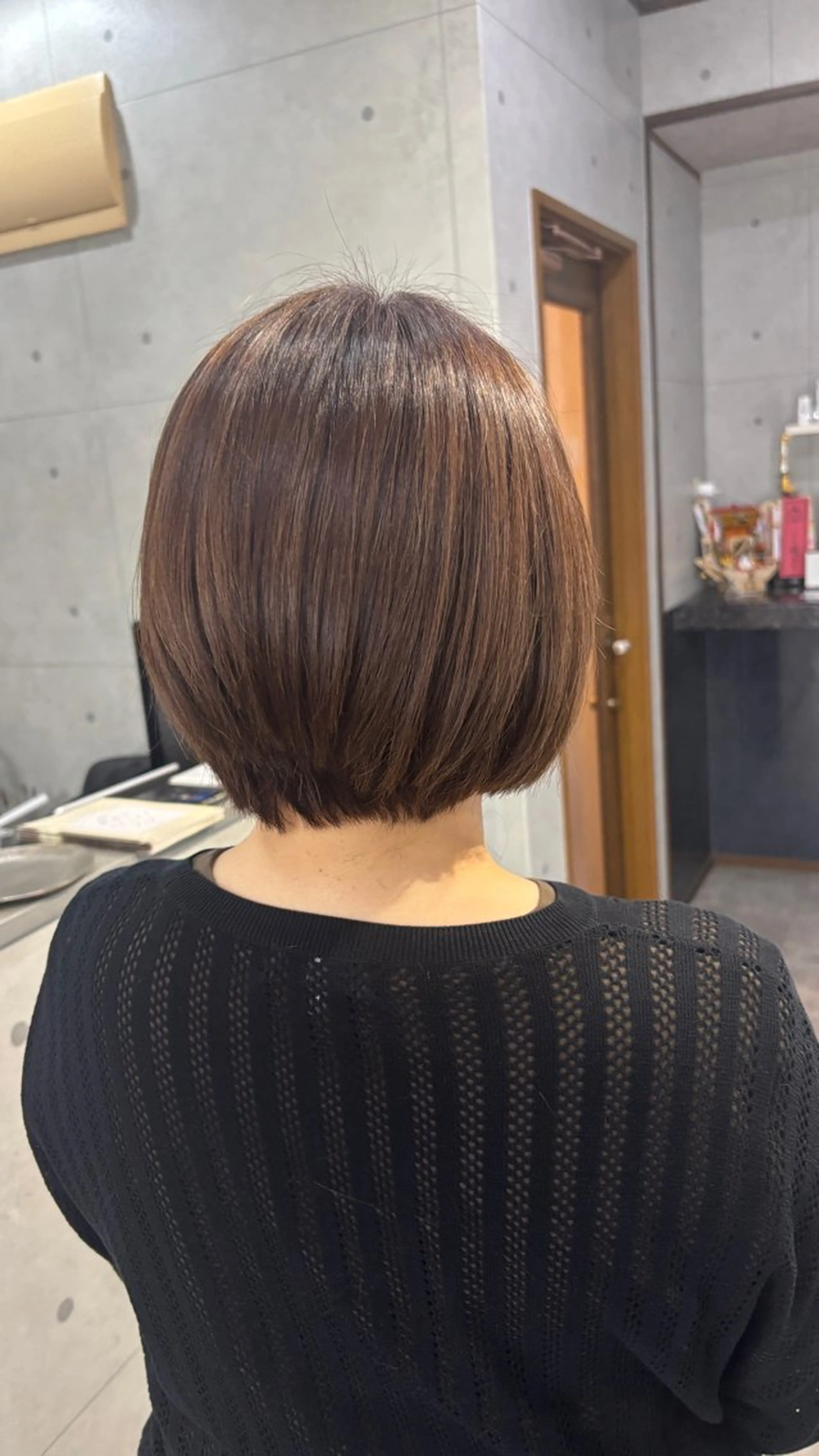 ミディアム ショートボブ ボブ ハイライト 髪質改善 レイヤーカット カット ヘアカラー REVE美容室 REVEマツエクのヘアスタイル