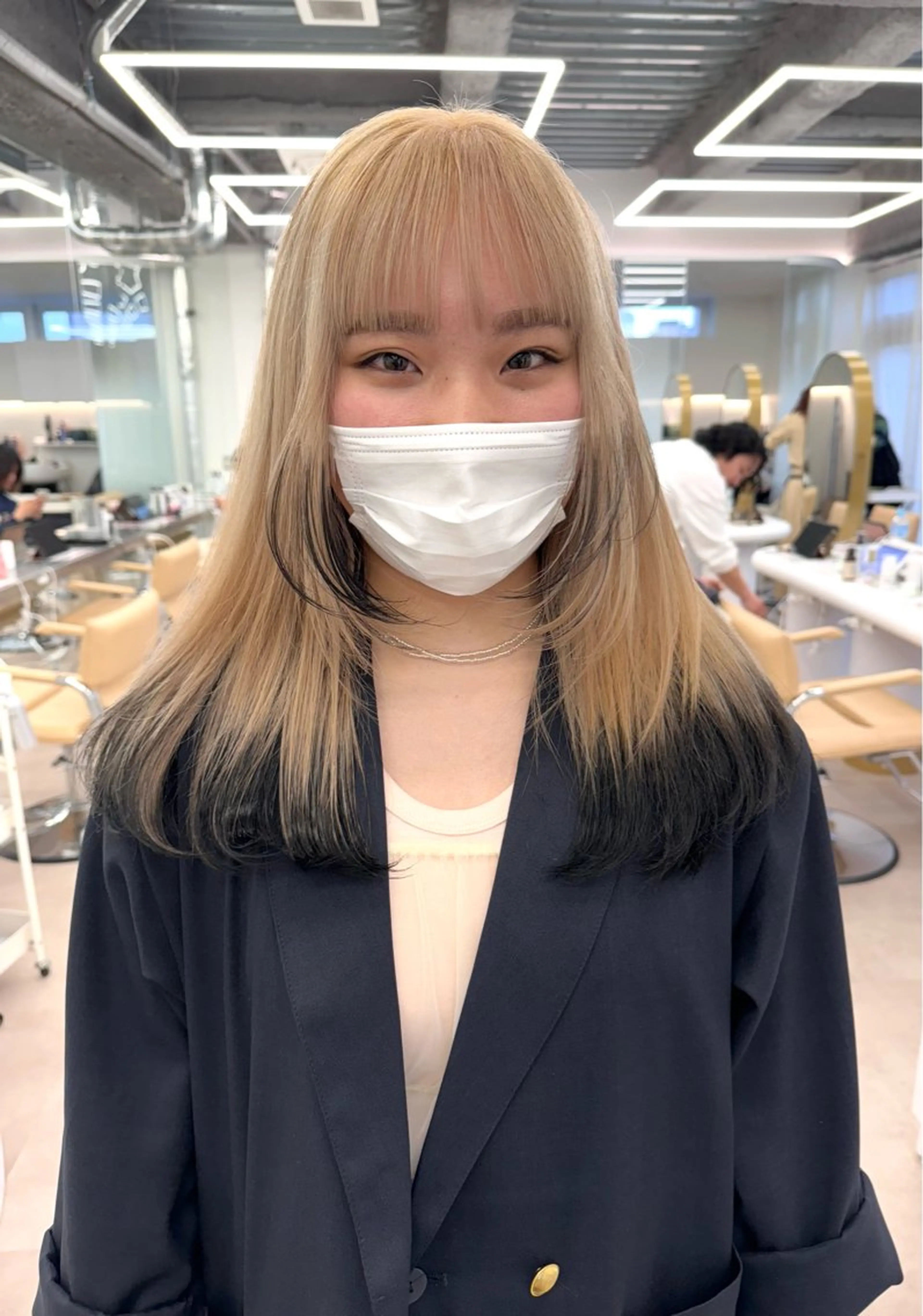 セミロング ヘアカラー ✨ブリーチ/顔周り レイヤー¦YUKA✨のヘアスタイル