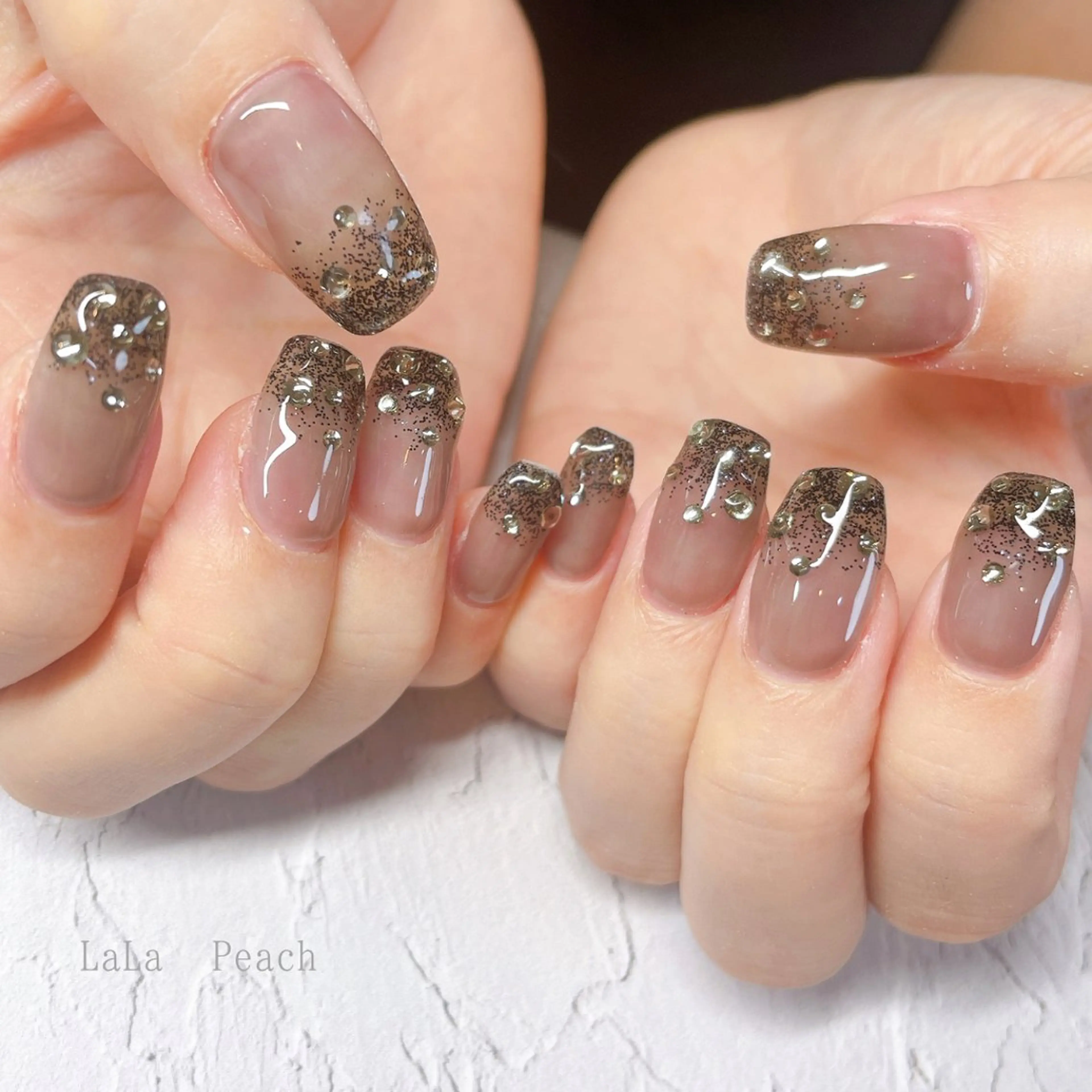 ネイル ジェルネイル グラデーション ラメ(グリッター) ラメグラデーション ストーンネイル ハンドネイル LaLa Peach 福岡のマツエク・マツパデザイン