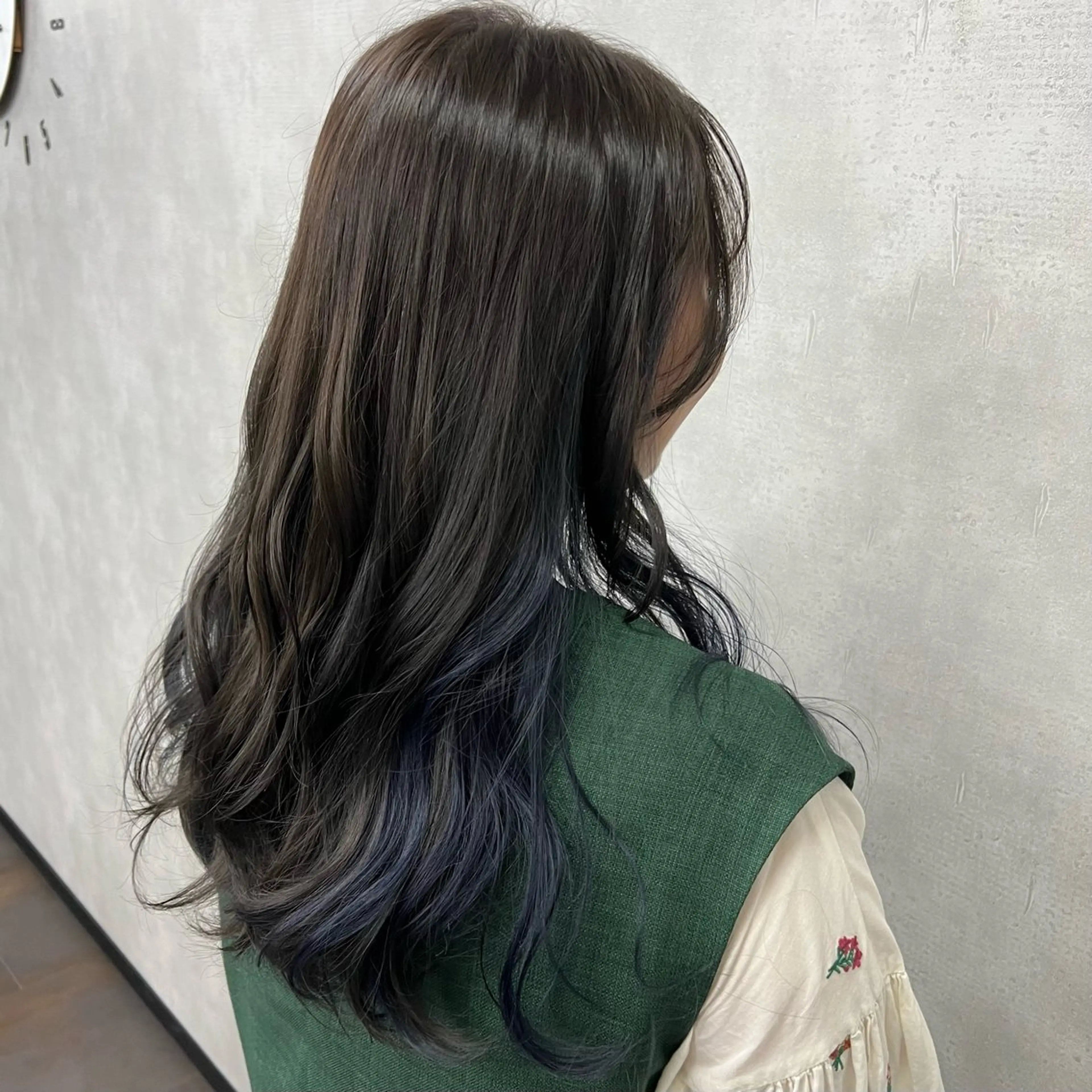 ロング カラー 沖山 友津季のヘアスタイル