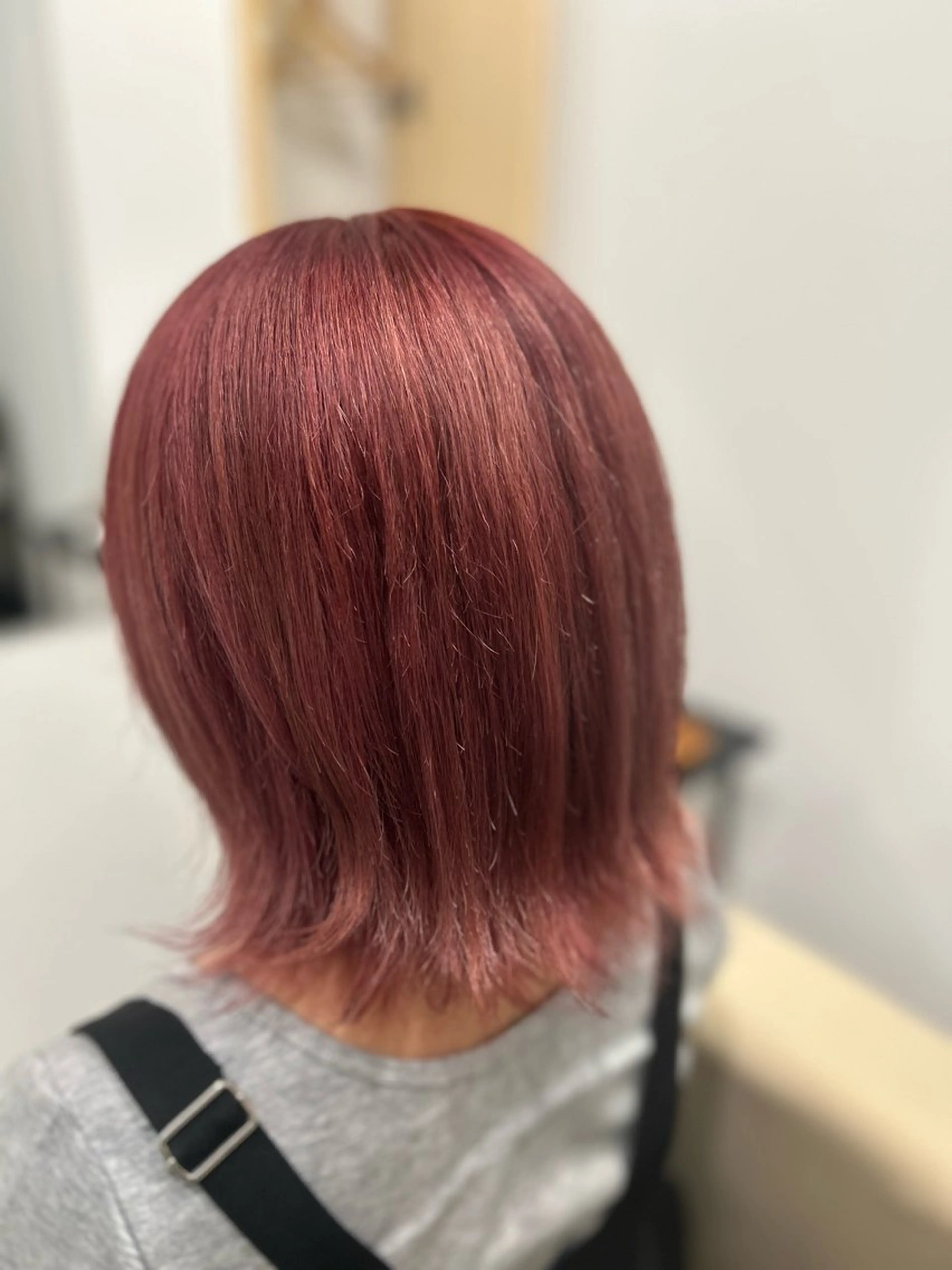 ミディアム カラー ブリーチ ピンクカラー 外ハネヘア aster/ボブ/ 髪質改善/岡田 愛理のヘアスタイル