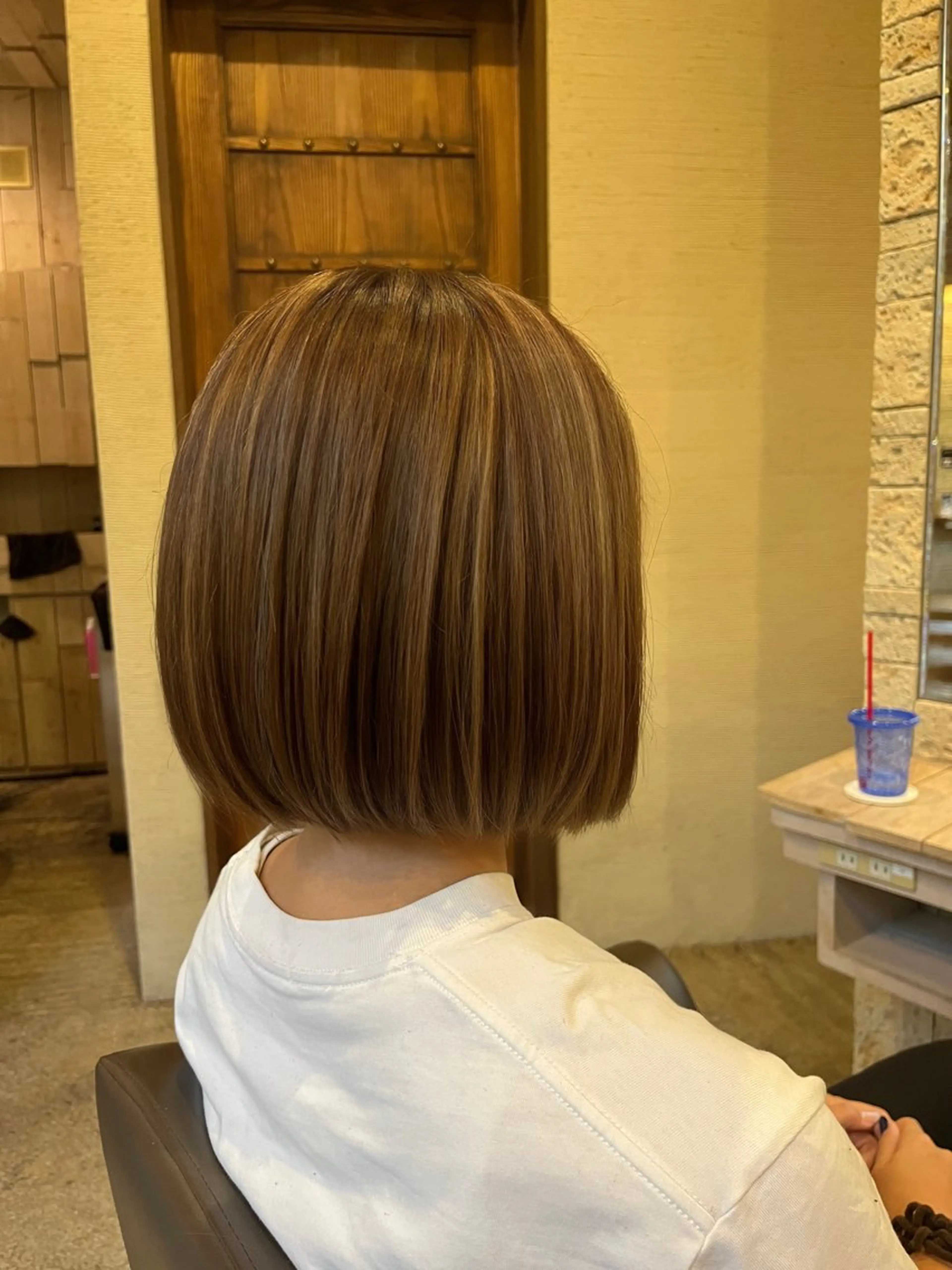 ショート カラー 前下がりボブ ハイライトカラー ボブ ハイライト 艶カラー/メンズ パーマ/伊藤愛麻のヘアスタイル