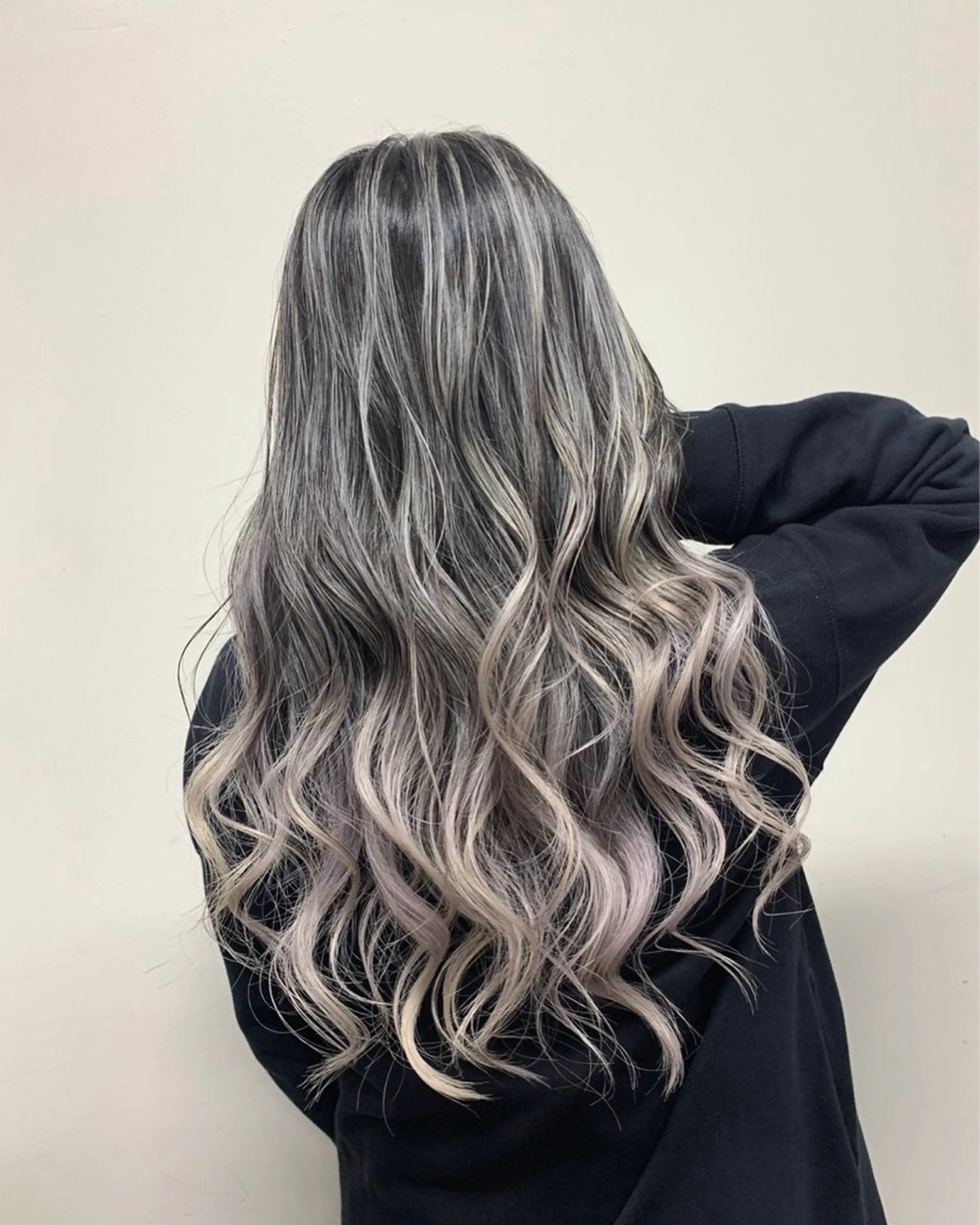 カラー バレイヤージュ デザインカラー ハイライトカラー SWAY所属・SWAY_KAI_ 長谷川魁のヘアスタイル