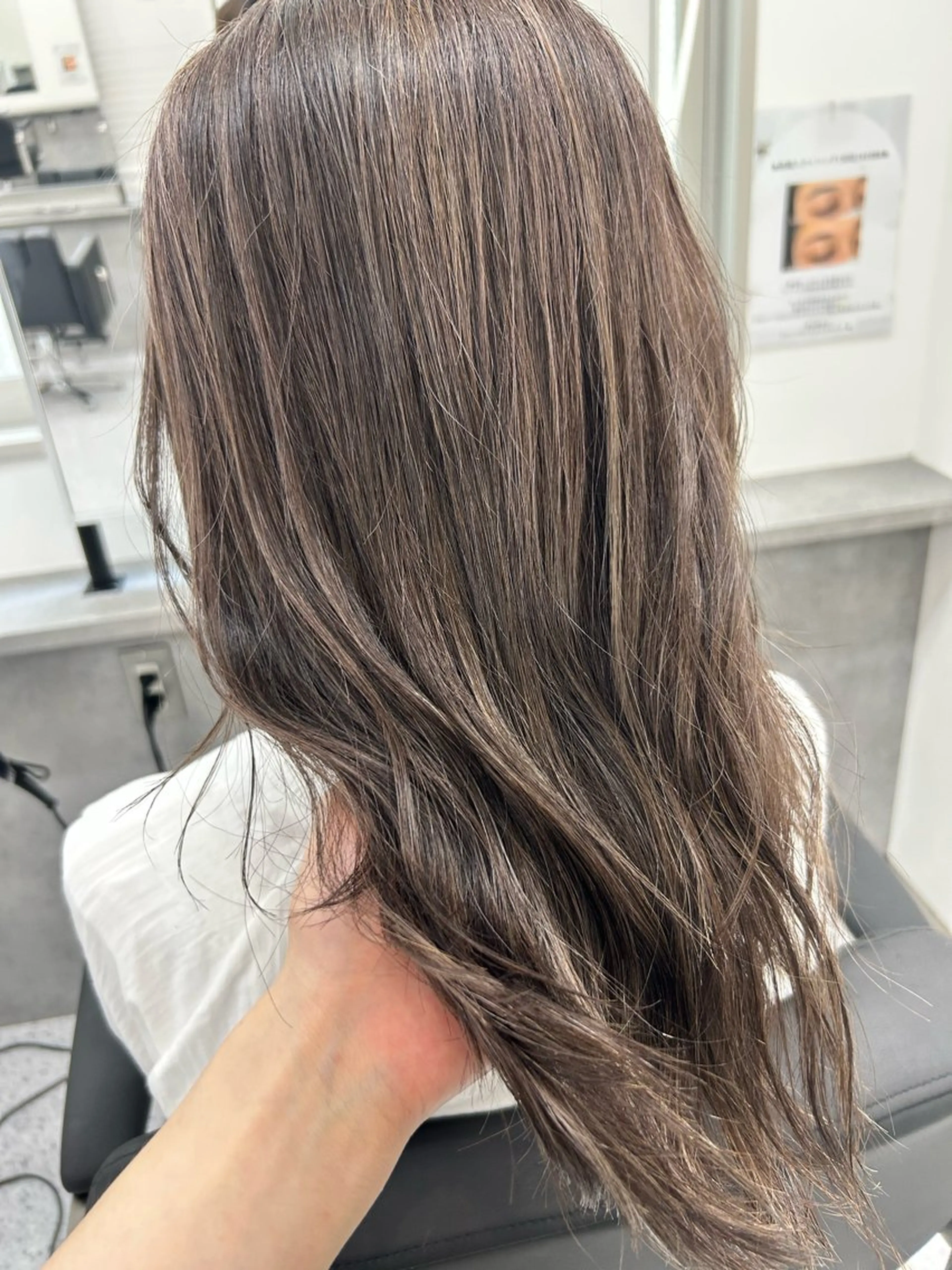 カット＋白髪ぼかしハイライト＋トリートメントの写真