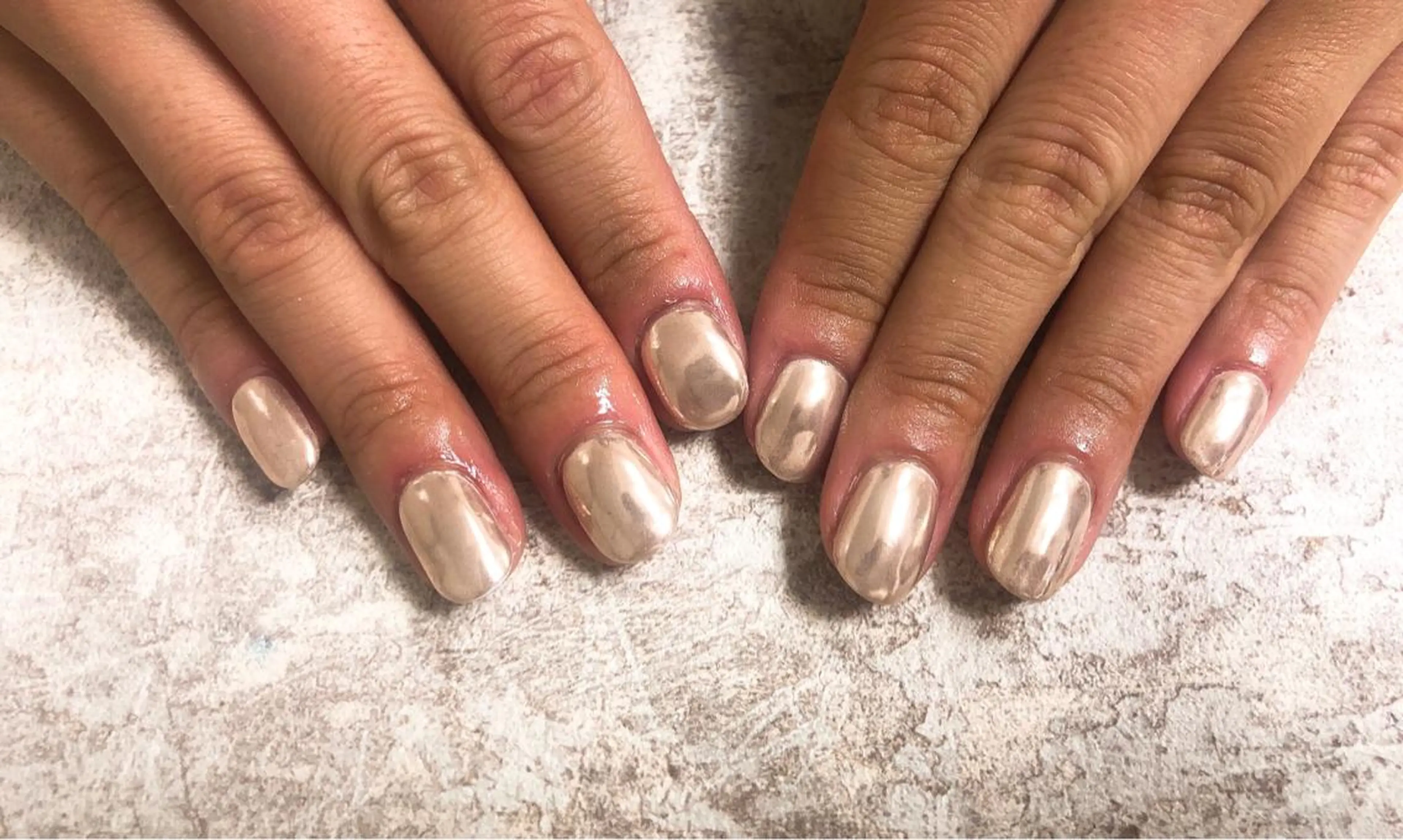 ネイル キラキラネイル ミラーネイル ハンドネイル mogunail &blowのネイルデザイン