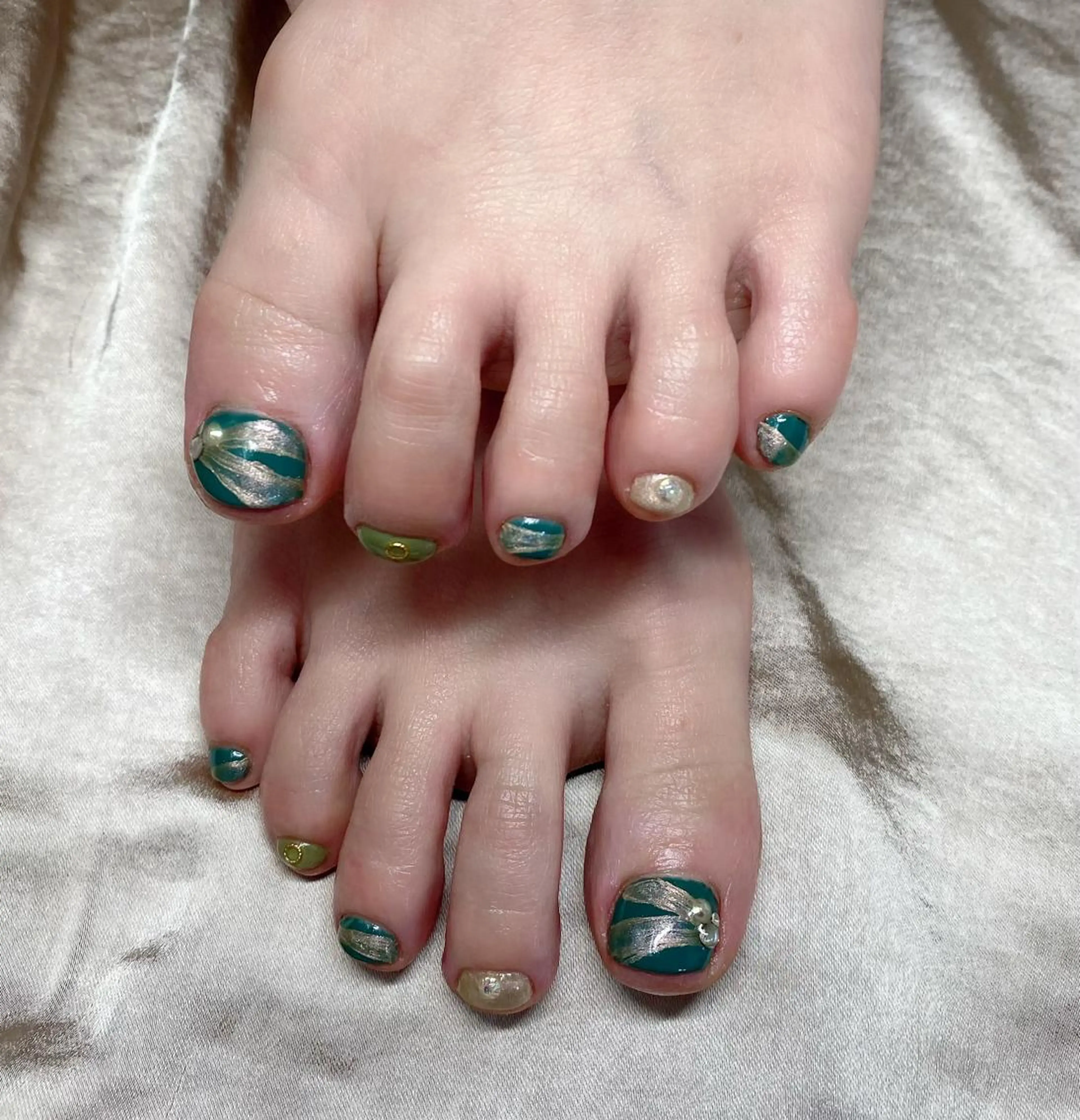 ネイル フットネイル ゆぴねいる所属・ゆぴねいる yupinailのネイルデザイン