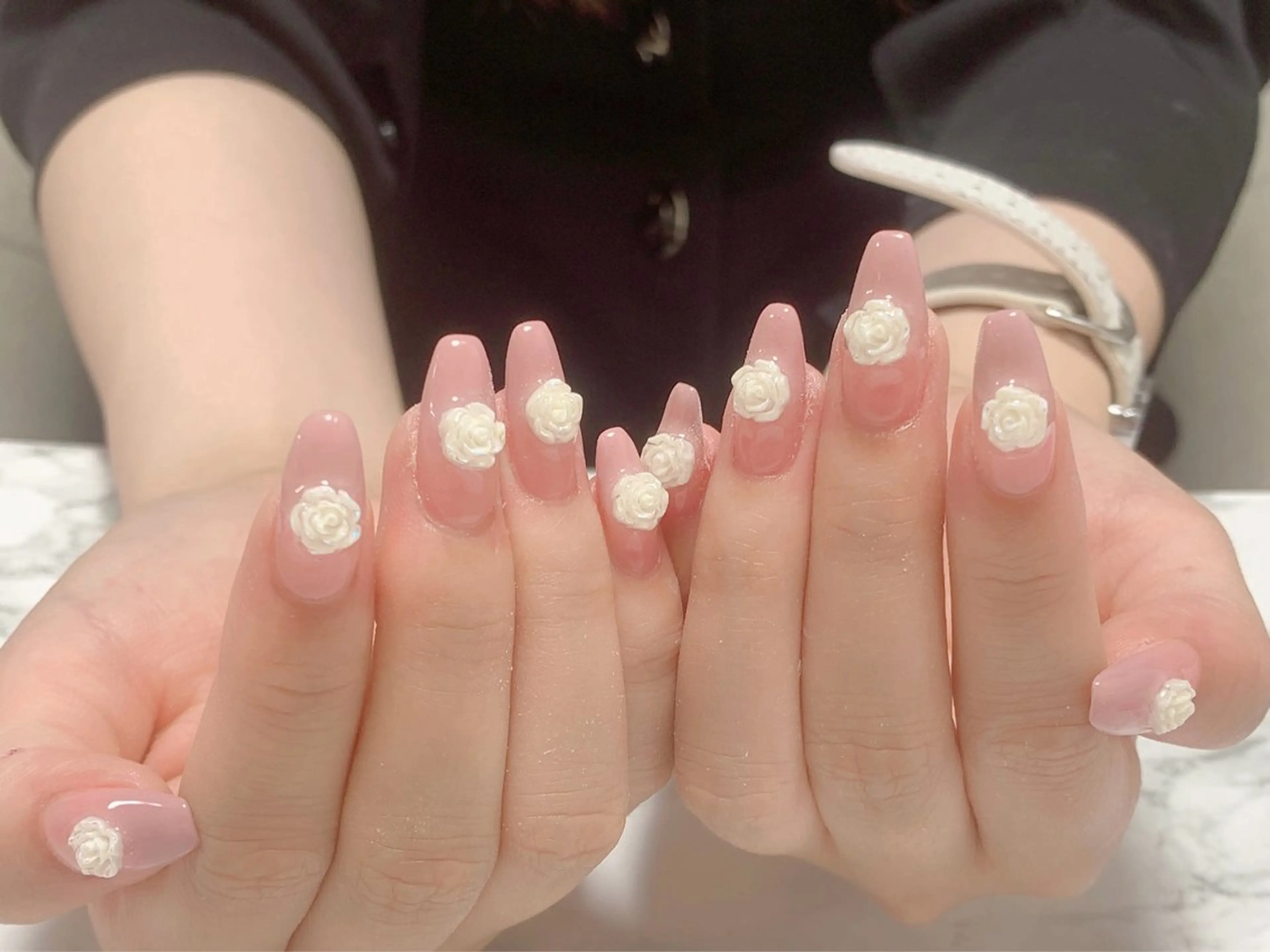 ネイル 持ち込み ハンドネイル はな💎ネイル ワンホン、長さ出しのネイルデザイン