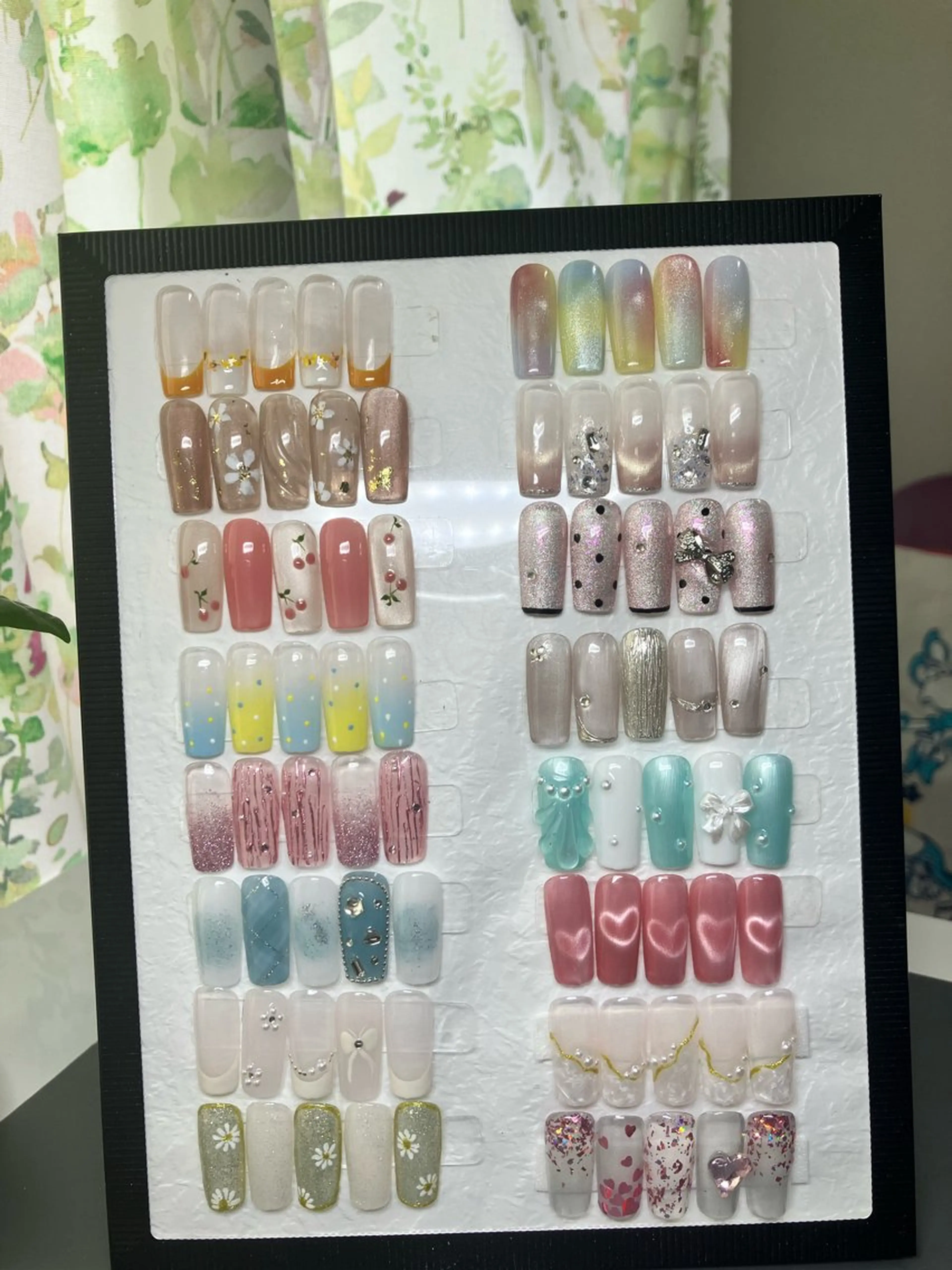 ネイル ハンドネイル ハンドケア 高木 維麗絲のネイルデザイン