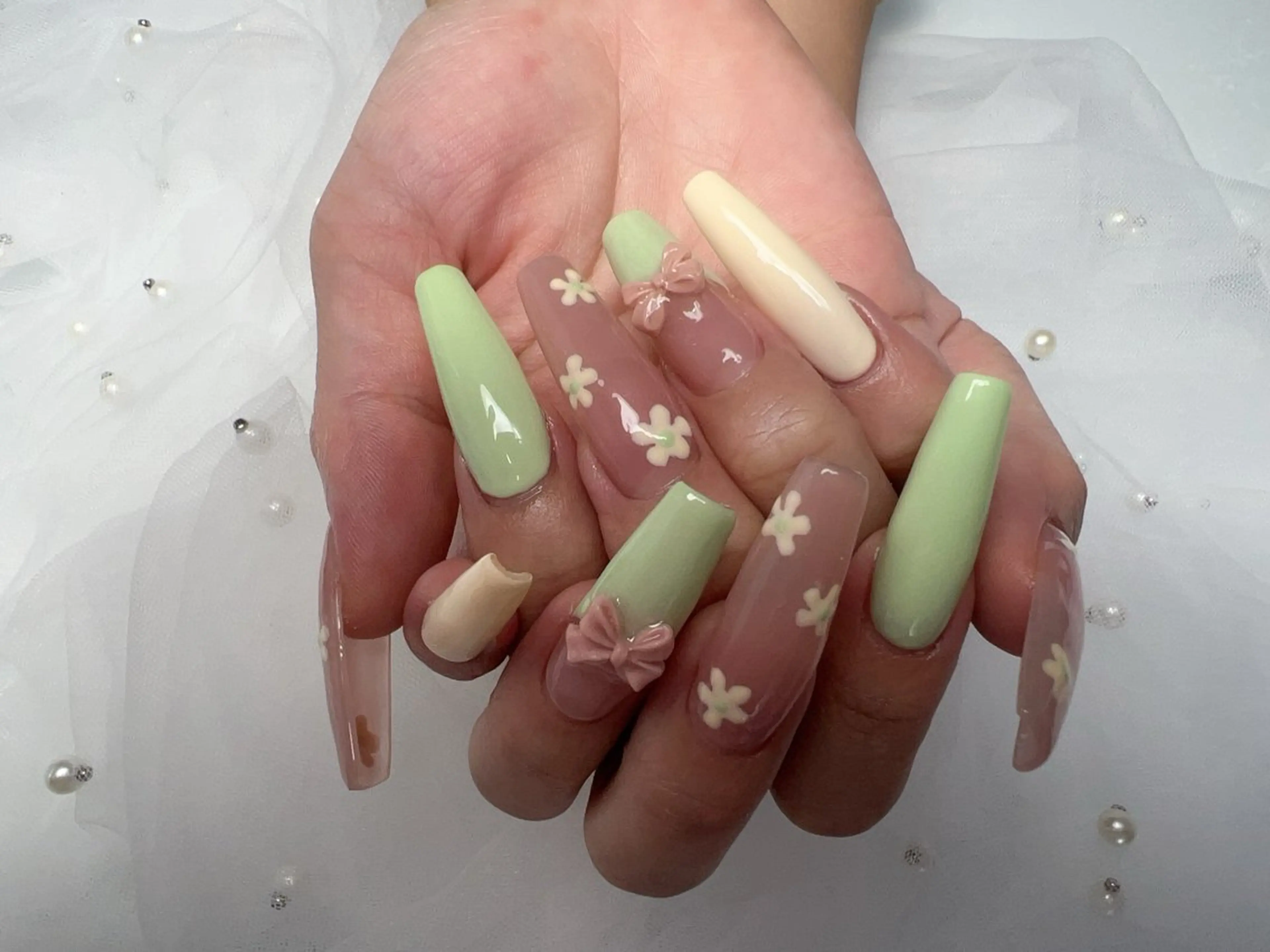 ネイル ハンドネイル GUネイルサロン yumiのネイルデザイン