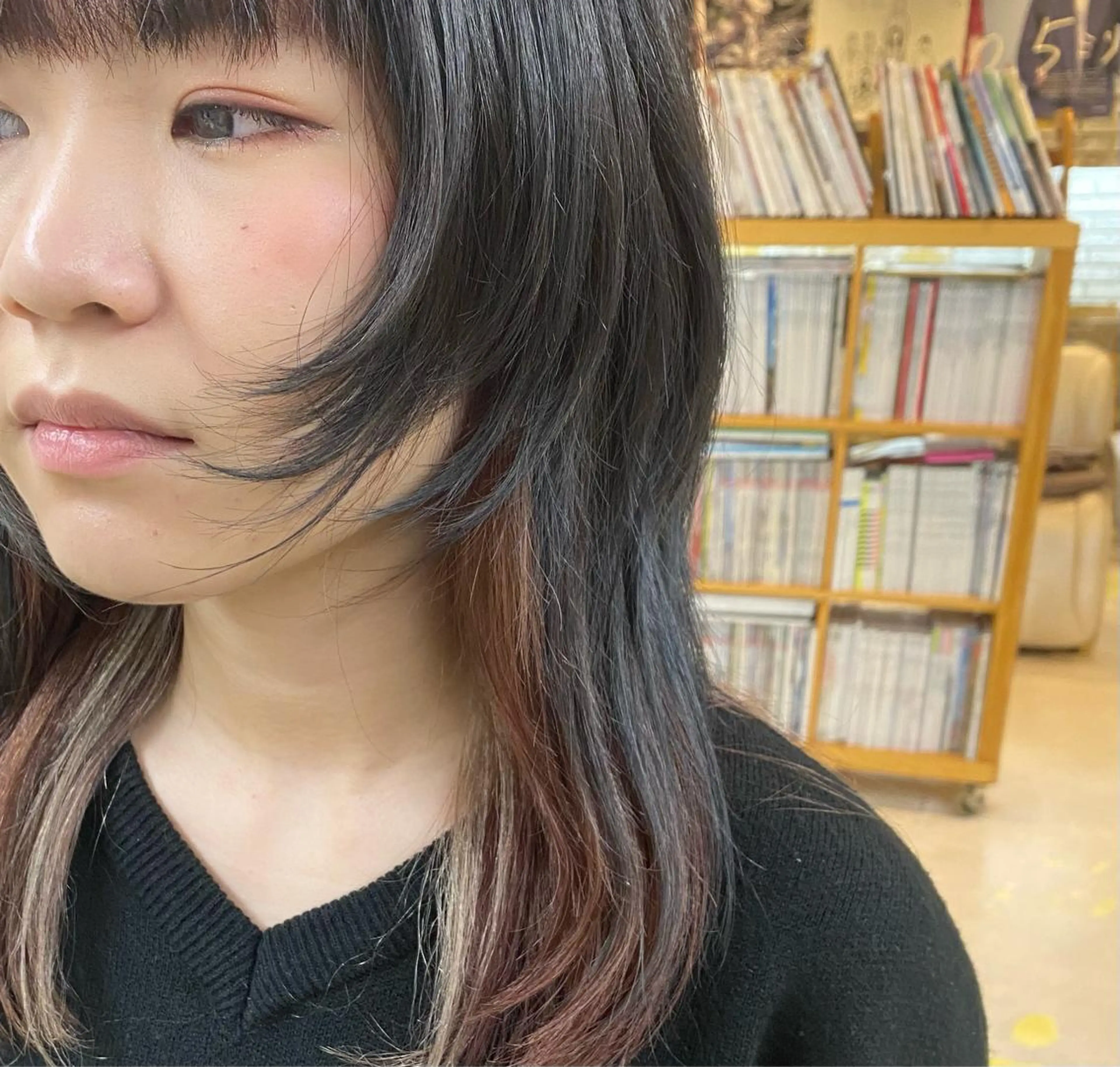 セミロング ウルフカット カット ヘアカラー LIBRO所属・Moca 〰️のヘアスタイル