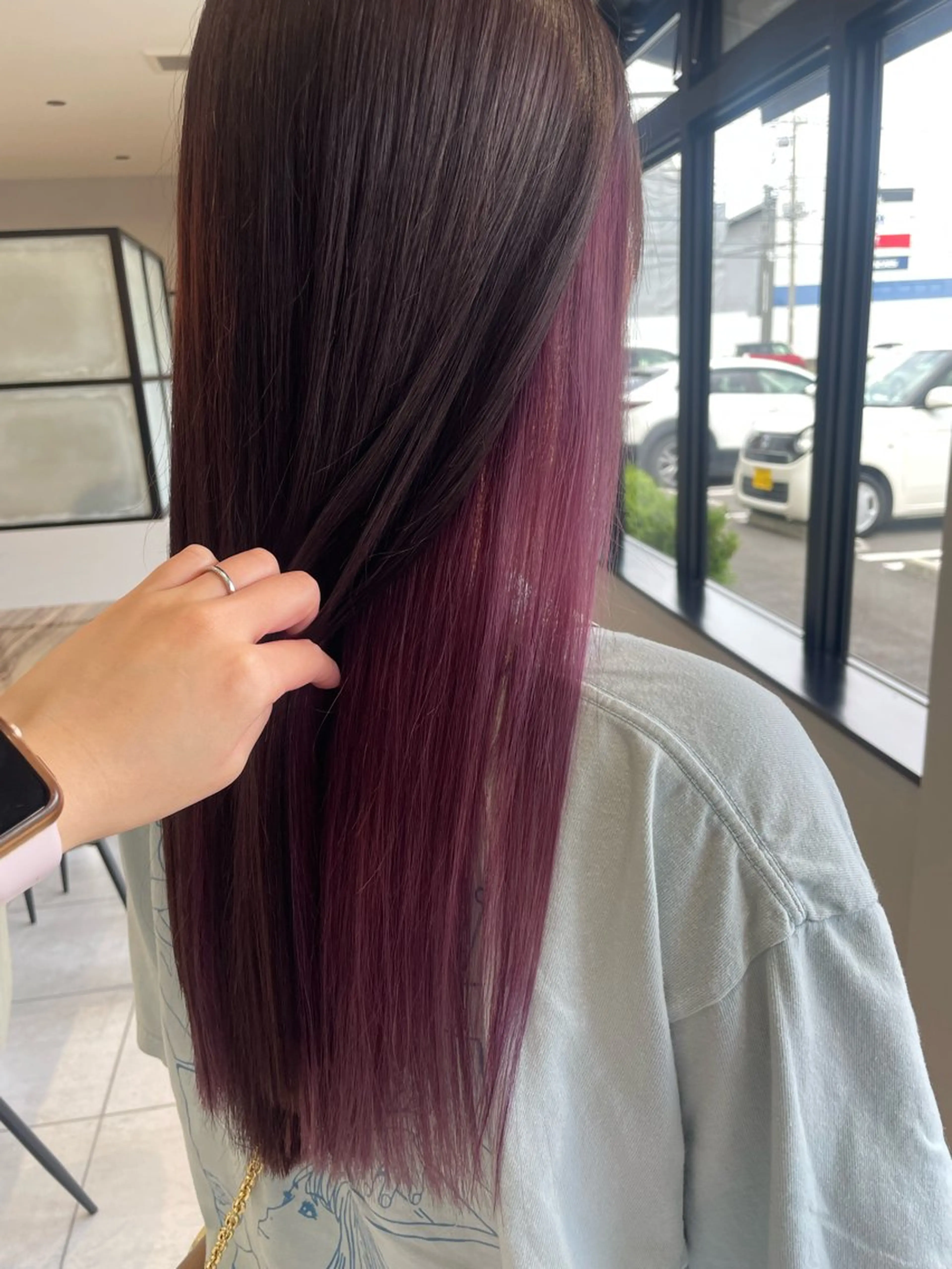 ロング カラー インナーカラー ピンクカラー バイオレットカラー 茂木 結希のヘアスタイル