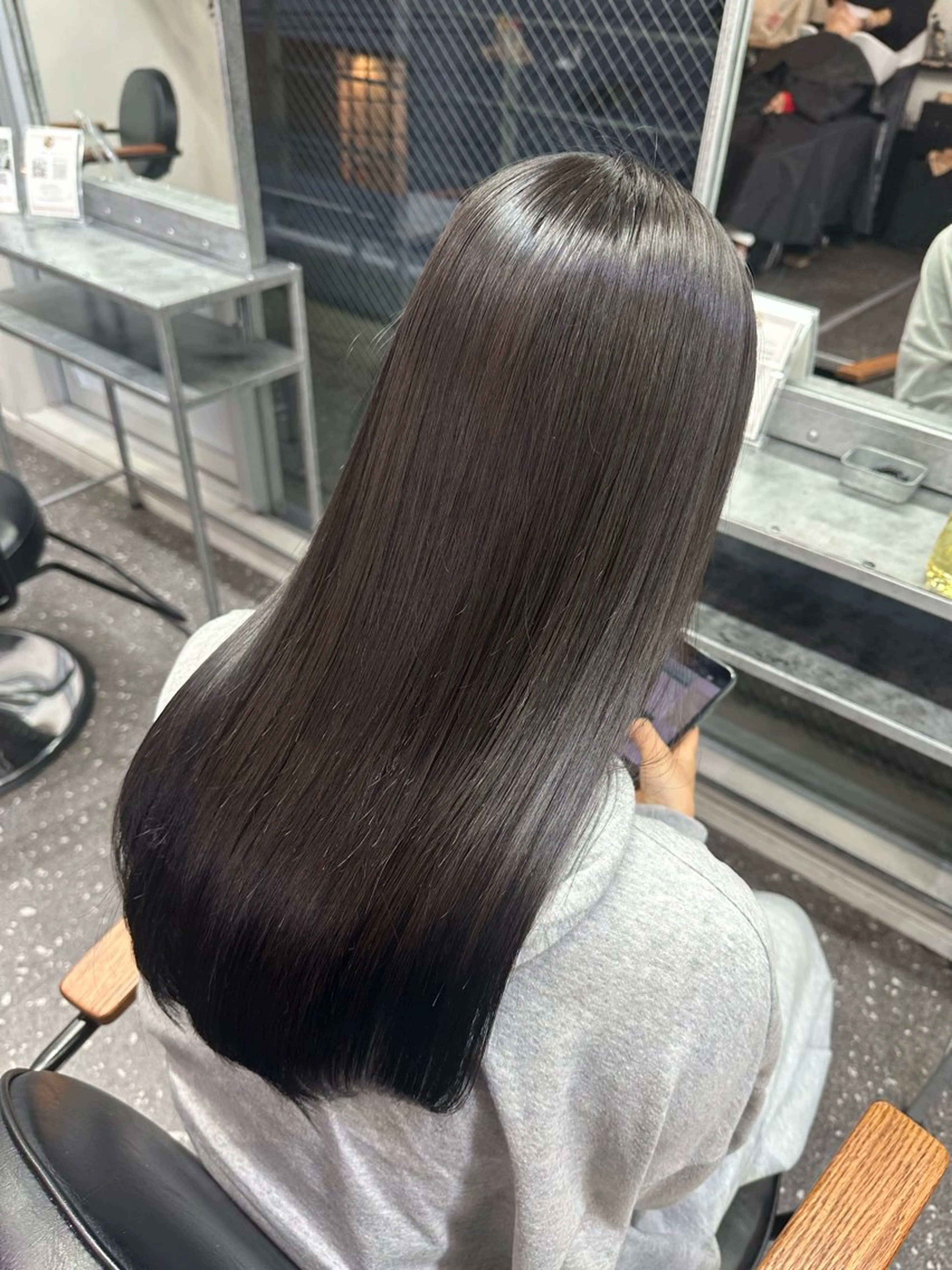 ロング パーマ カット ヘアカラー 縮毛矯正 トリートメント 髪質改善⭐️縮毛矯正 中野⭐️Rinaのヘアスタイル