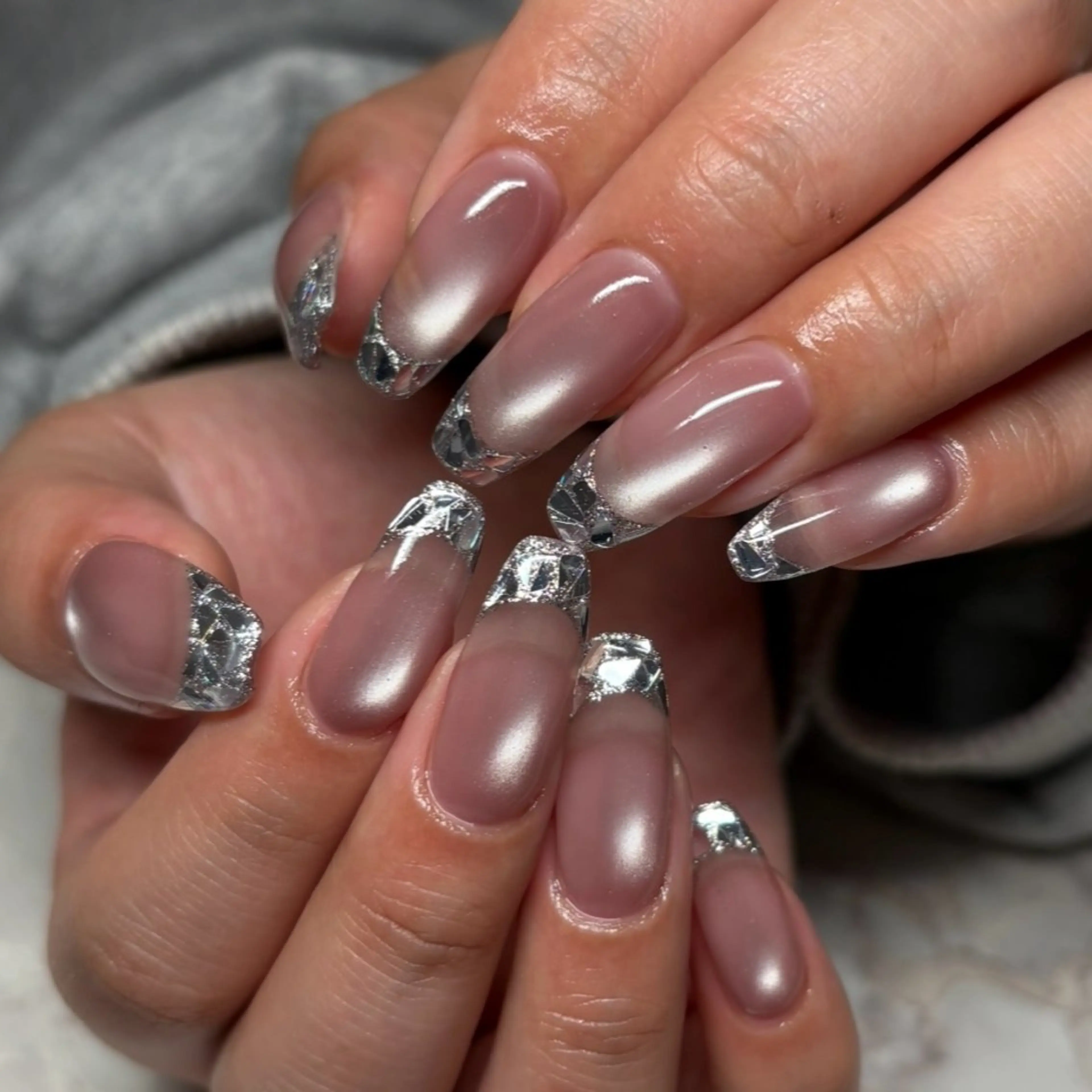 ネイル アートネイル フレンチネイル ガラスフレンチ ワンホンネイル 🦋hana / nail / AOのネイルデザイン