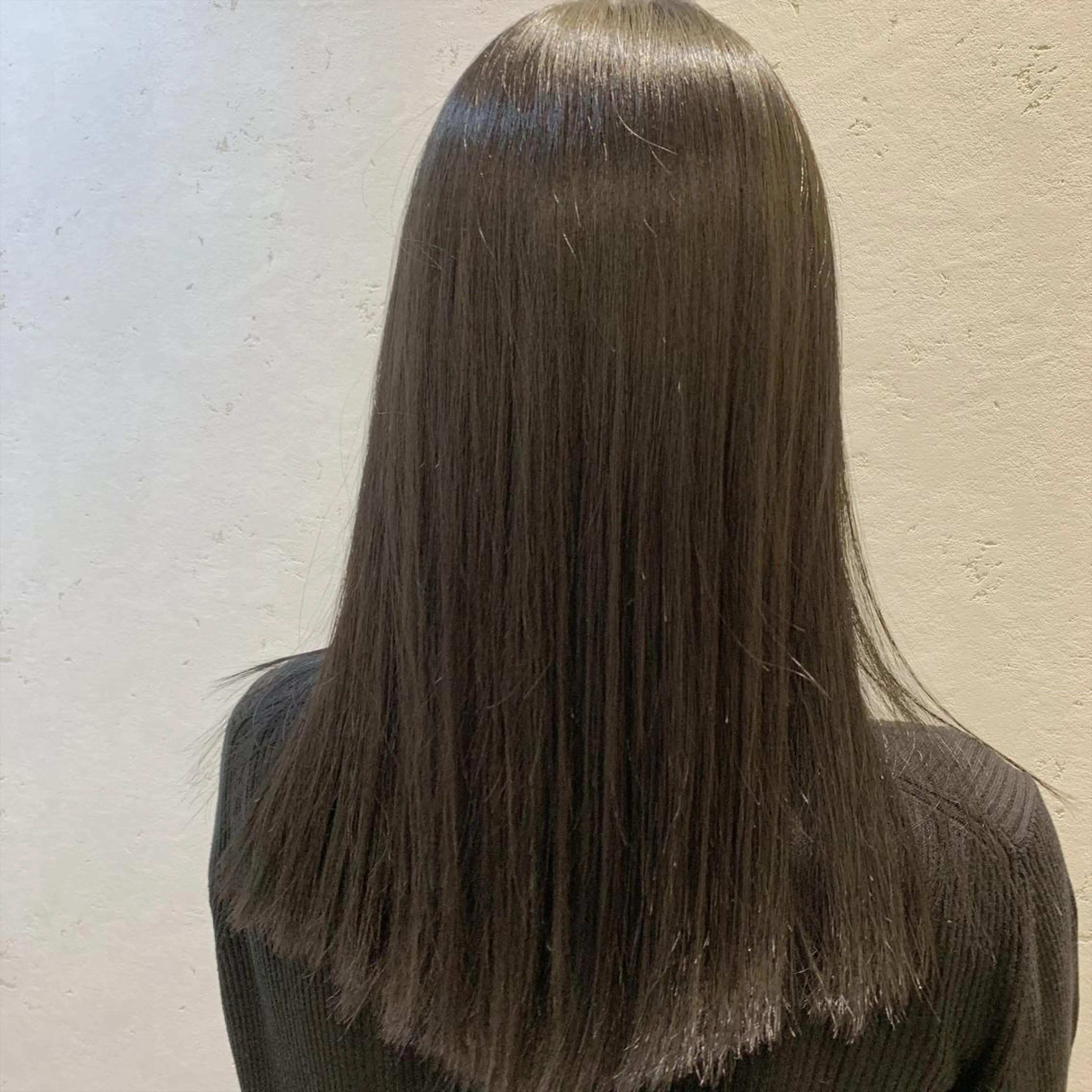 ロング 外山 実咲のヘアスタイル