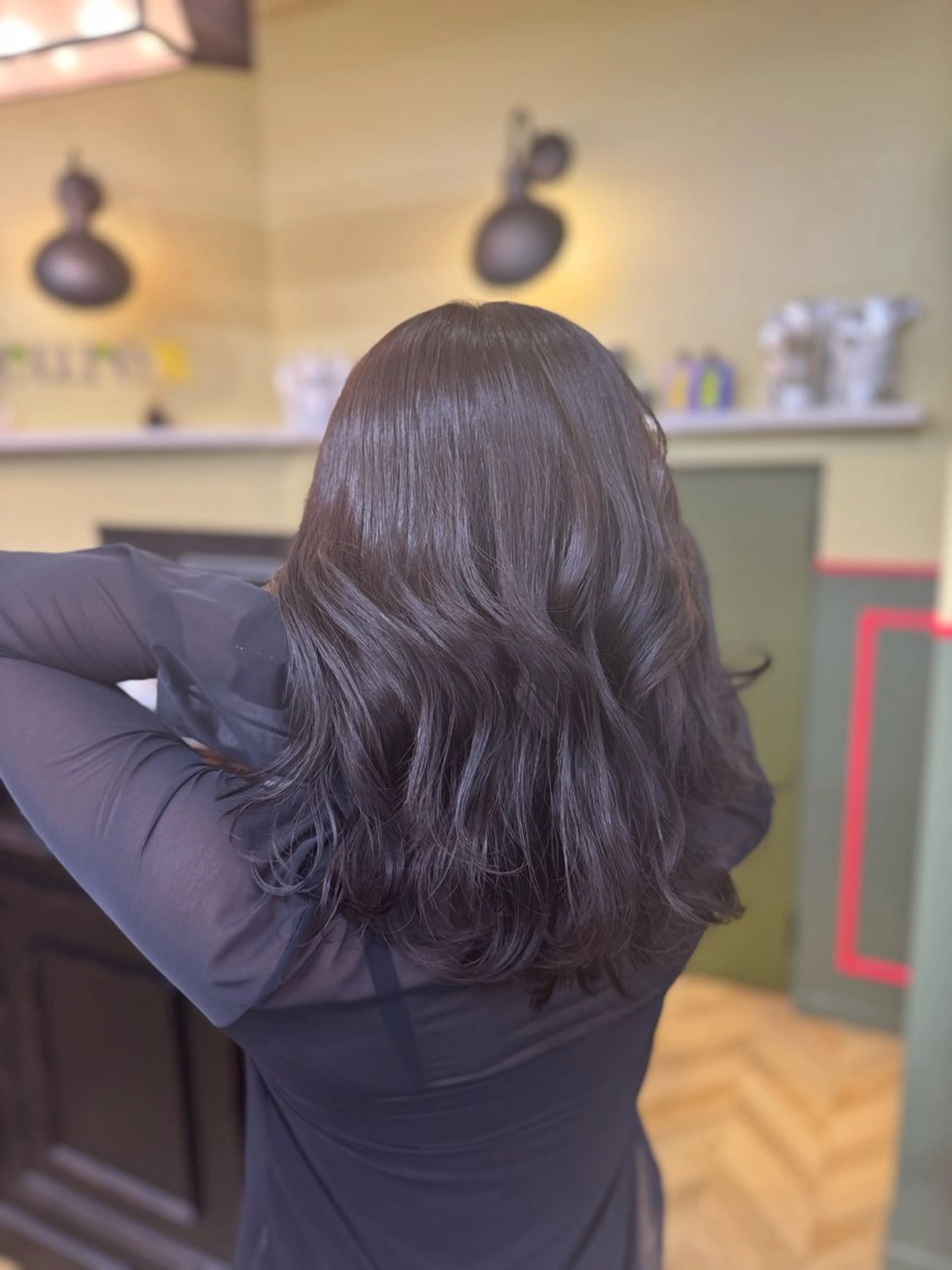 セミロング カラー 米倉 麻衣のヘアスタイル