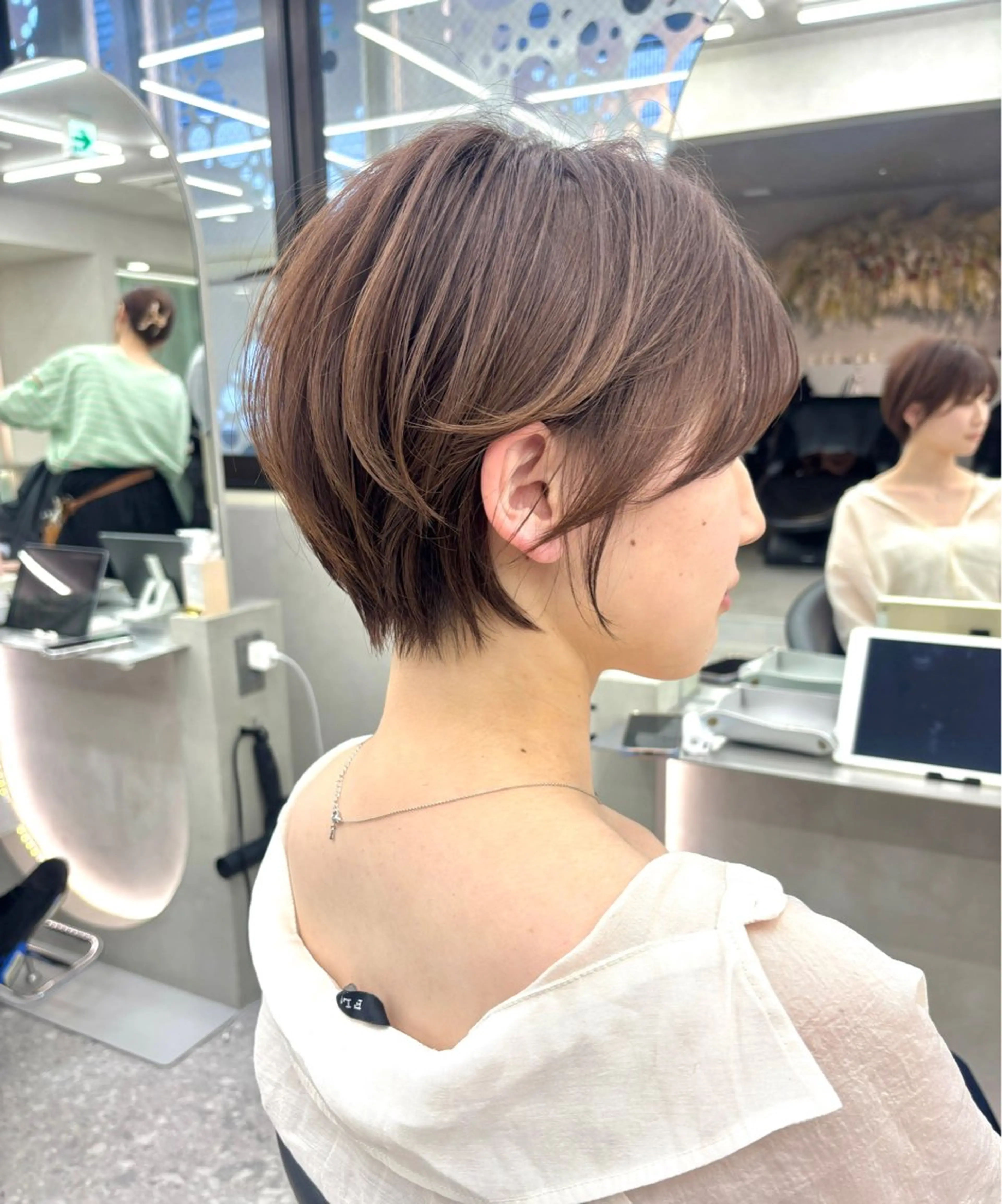 ショート カット ヘアカラー トリートメント 《髪質改善✖️レイヤ ー🩶》ナオヤのヘアスタイル