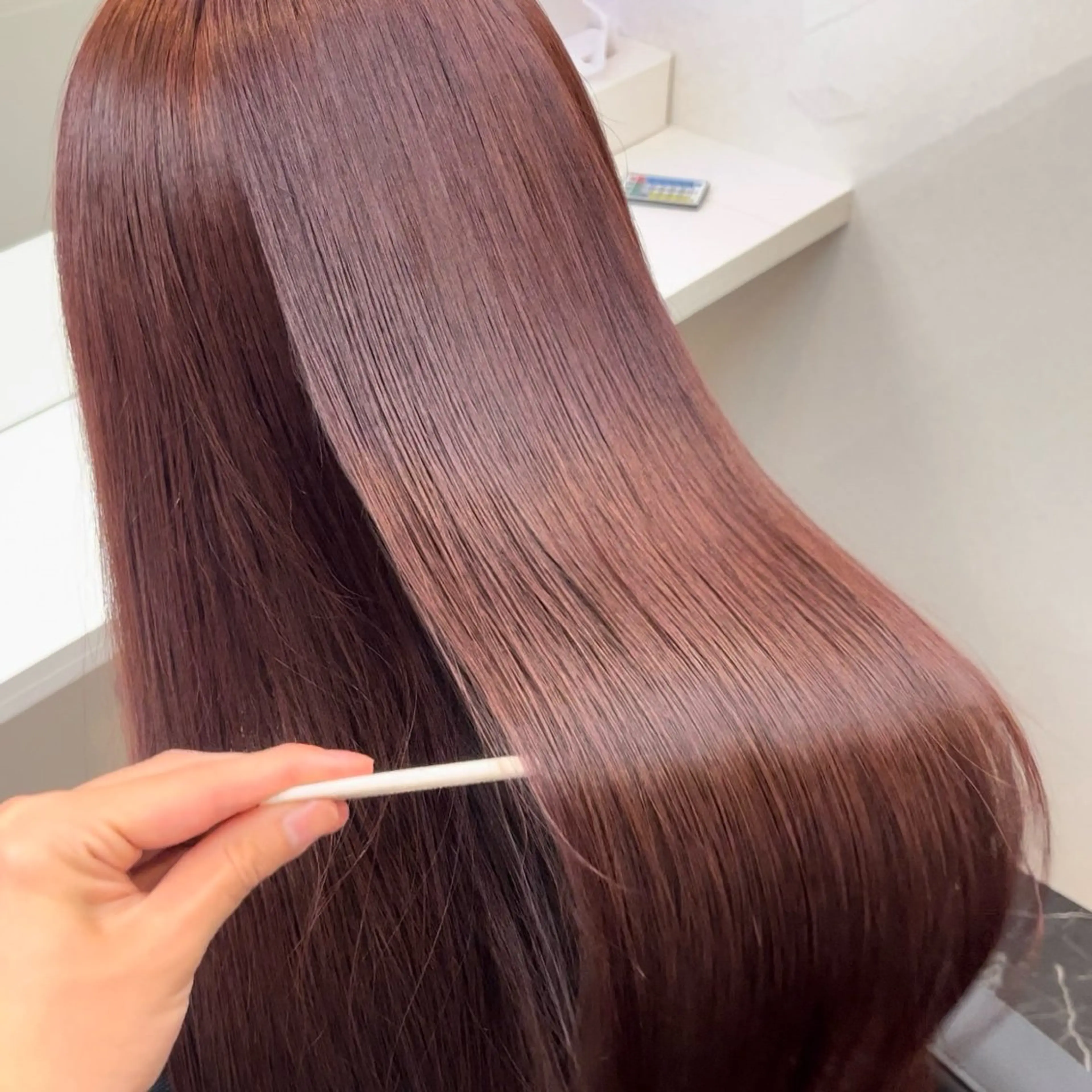 セミロング カラー ベージュカラー 黒髪 ブリーチ ブルーカラー ブルーブラック ヘアカラー ケアブリーチ/ 髪質改善/上質艶髪のヘアスタイル