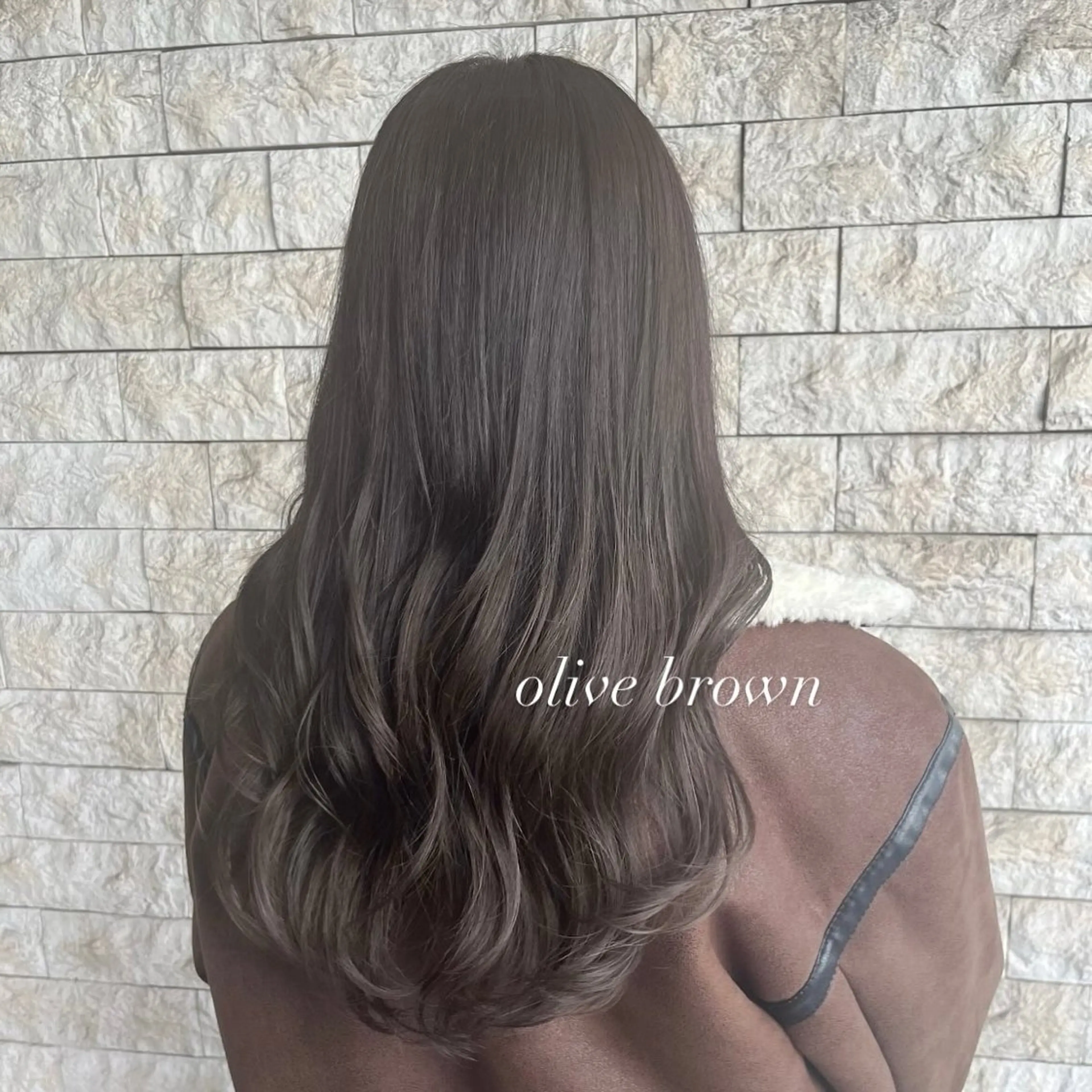 ロング カラー オリーブカラー カット ヘアカラー トリートメント 透明感カラー／ 艶感カラー／RAMUのヘアスタイル