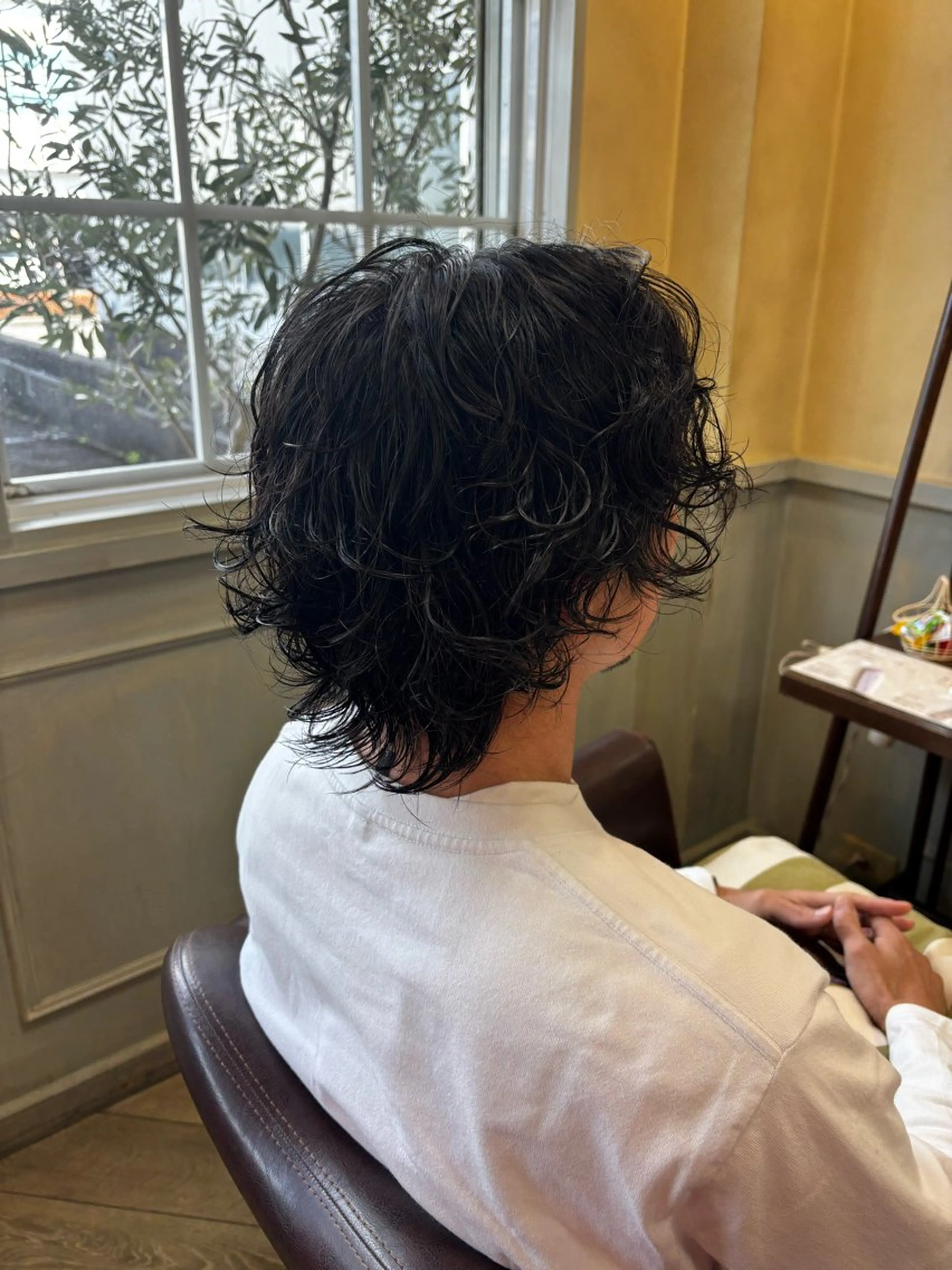 ショート パーマ メンズ カット パーマ アオバ / ハイトーンカラーのヘアスタイル