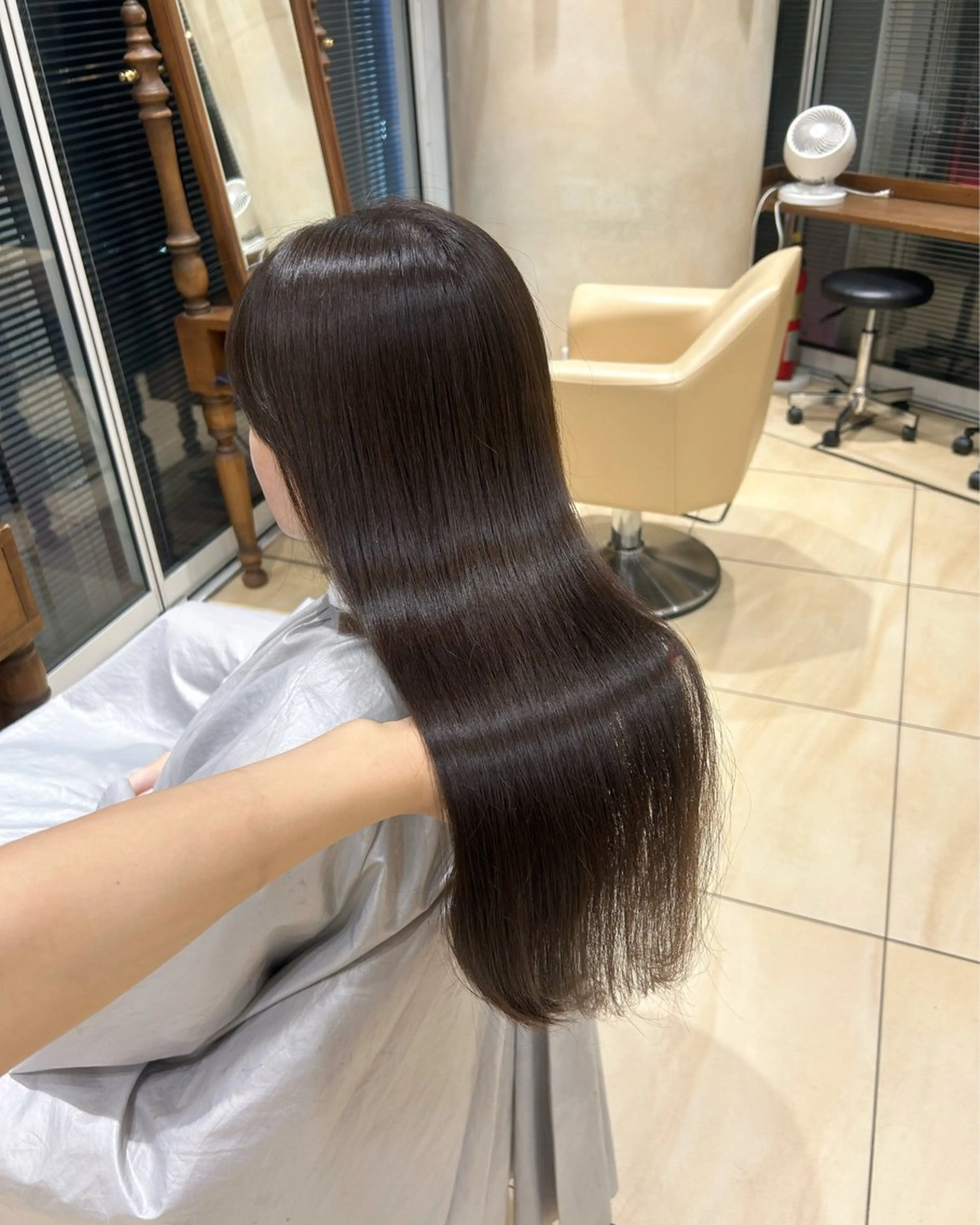 ロング カラー レイヤーカット/ 透明感カラー/カナのヘアスタイル