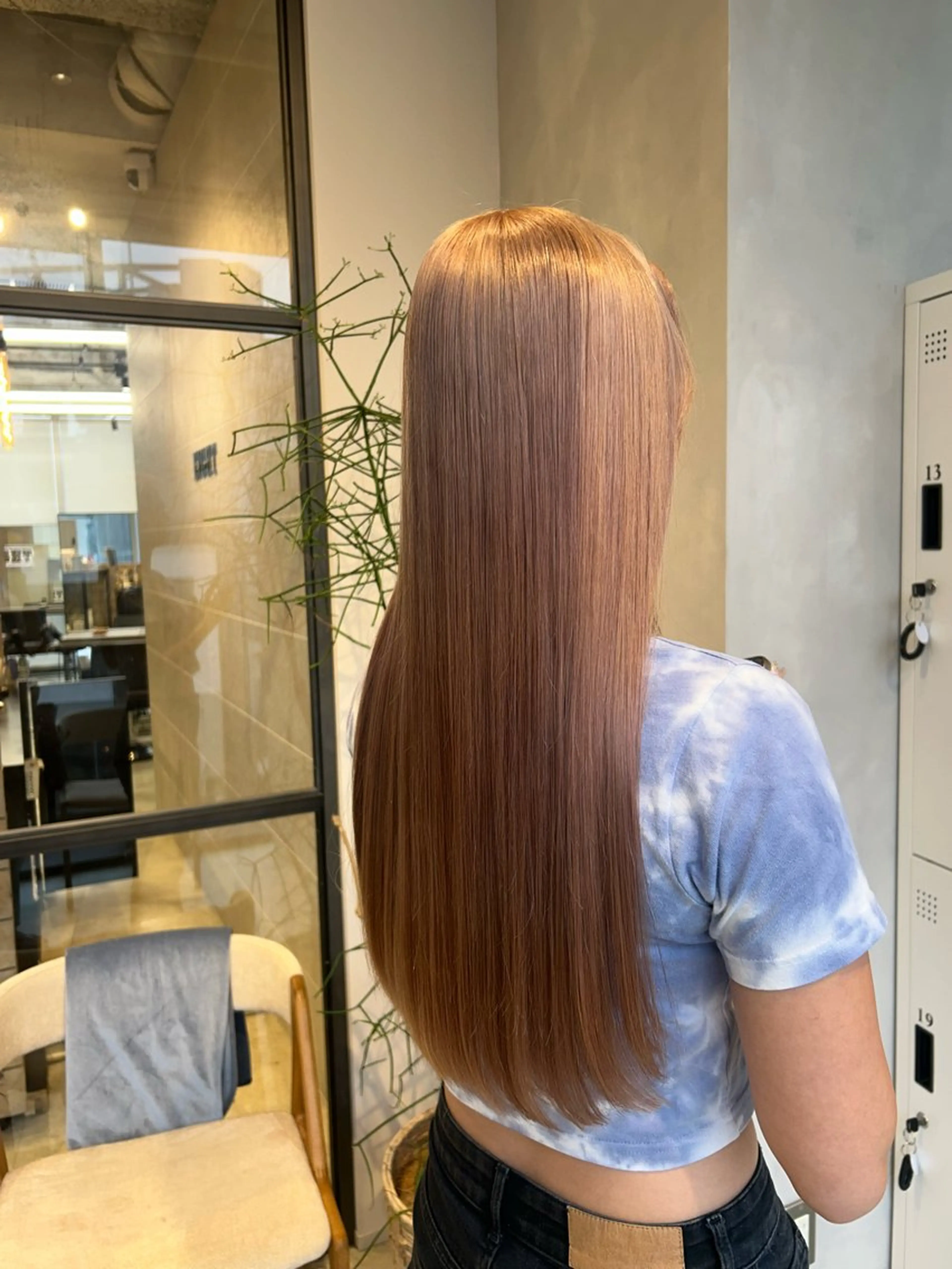 ロング カラー ベージュカラー ブリーチ ホワイトベージュ カット ヘアカラー ピンク/ベージュ /似合わせ/田島百華のヘアスタイル