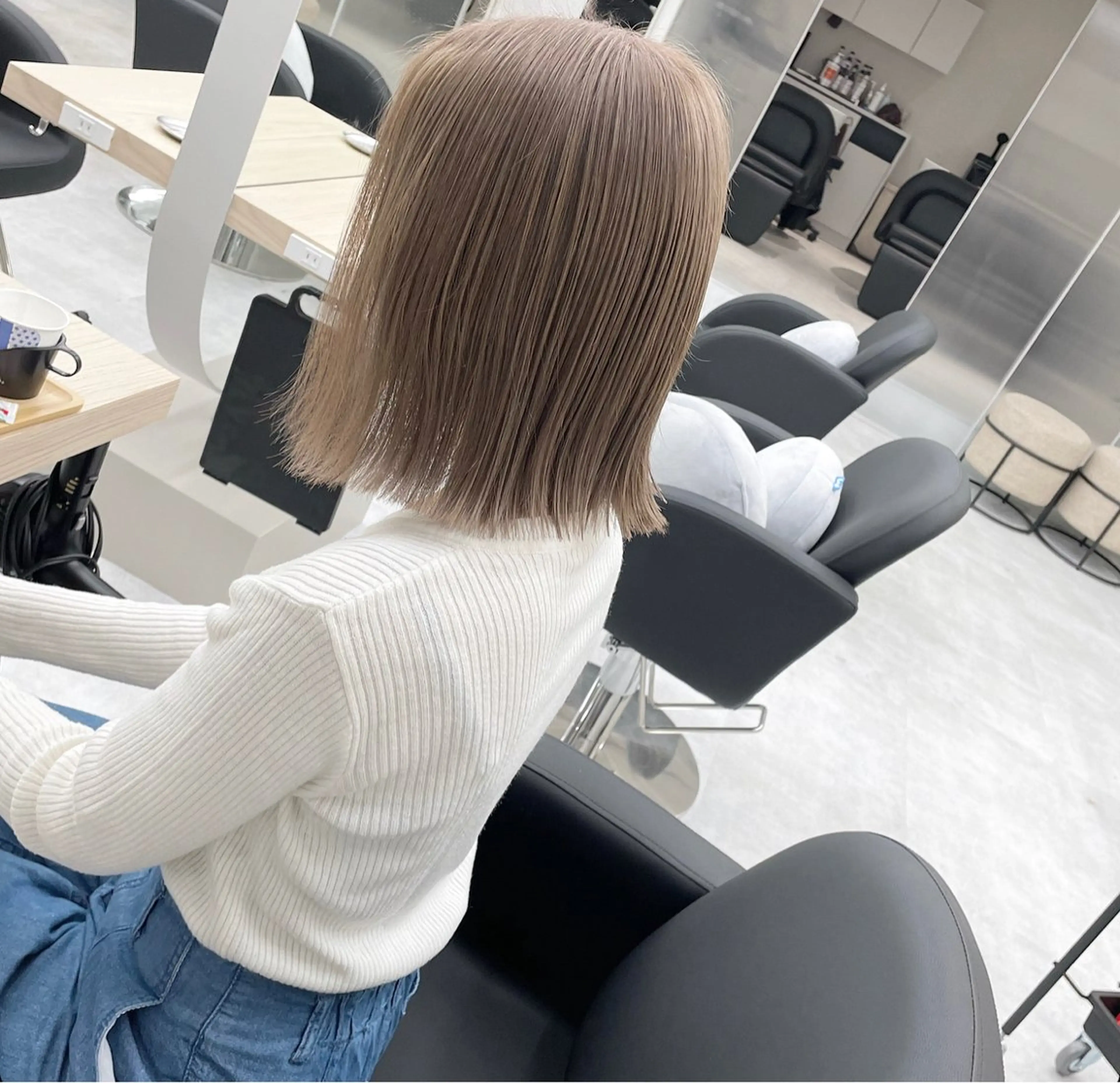 カラー ベージュカラー ブリーチ 透明感カラー ダブルカラー イヤリングカラー カット ヘアカラー 『最新ヘア・髪革命』 🐬YUYA🐬のヘアスタイル