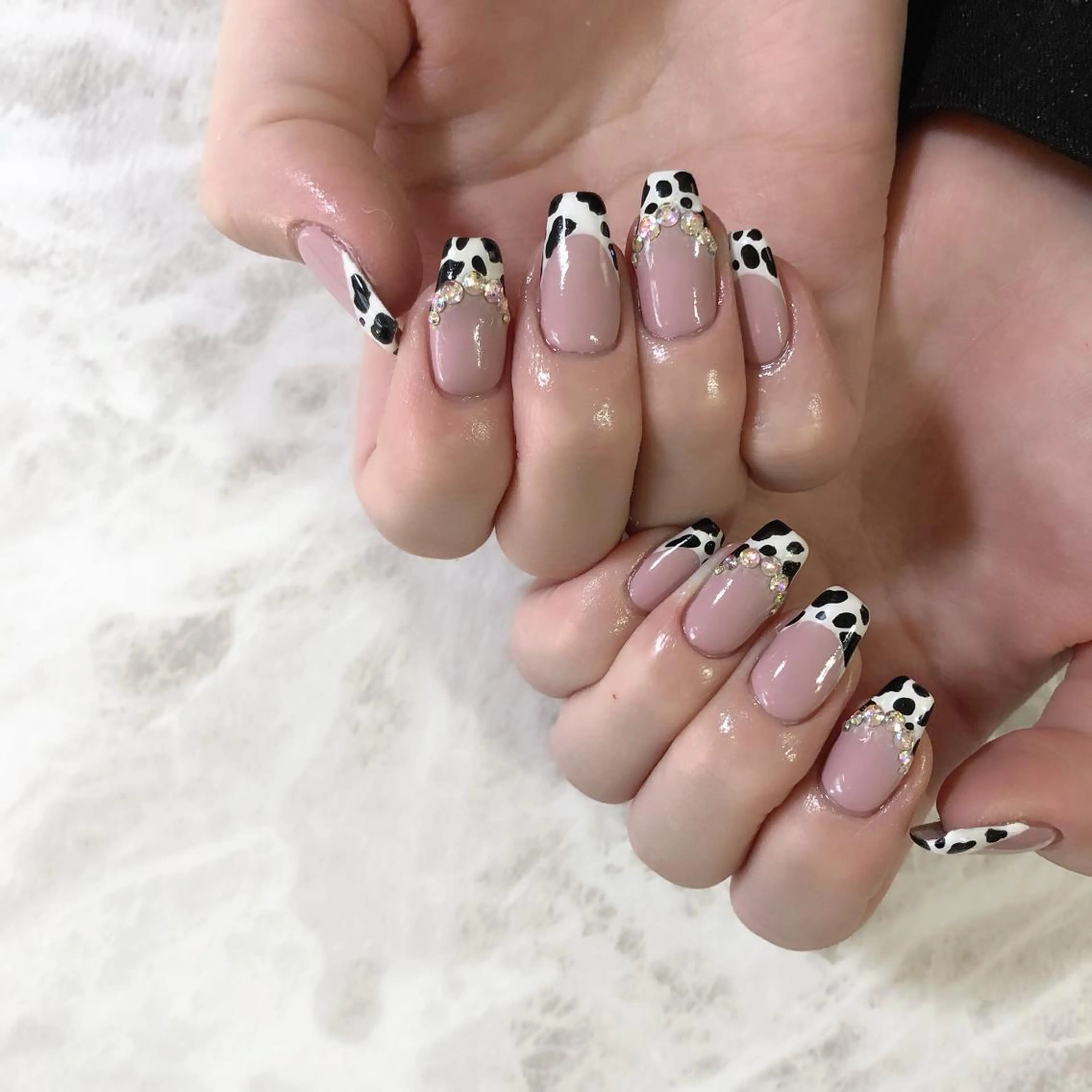 ネイル フットネイル フレンチネイル ジェルネイル ラメ(グリッター) ラメグラデーション 𝐍𝐄𝐎 𝐉𝐔𝐑𝐈のネイルデザイン