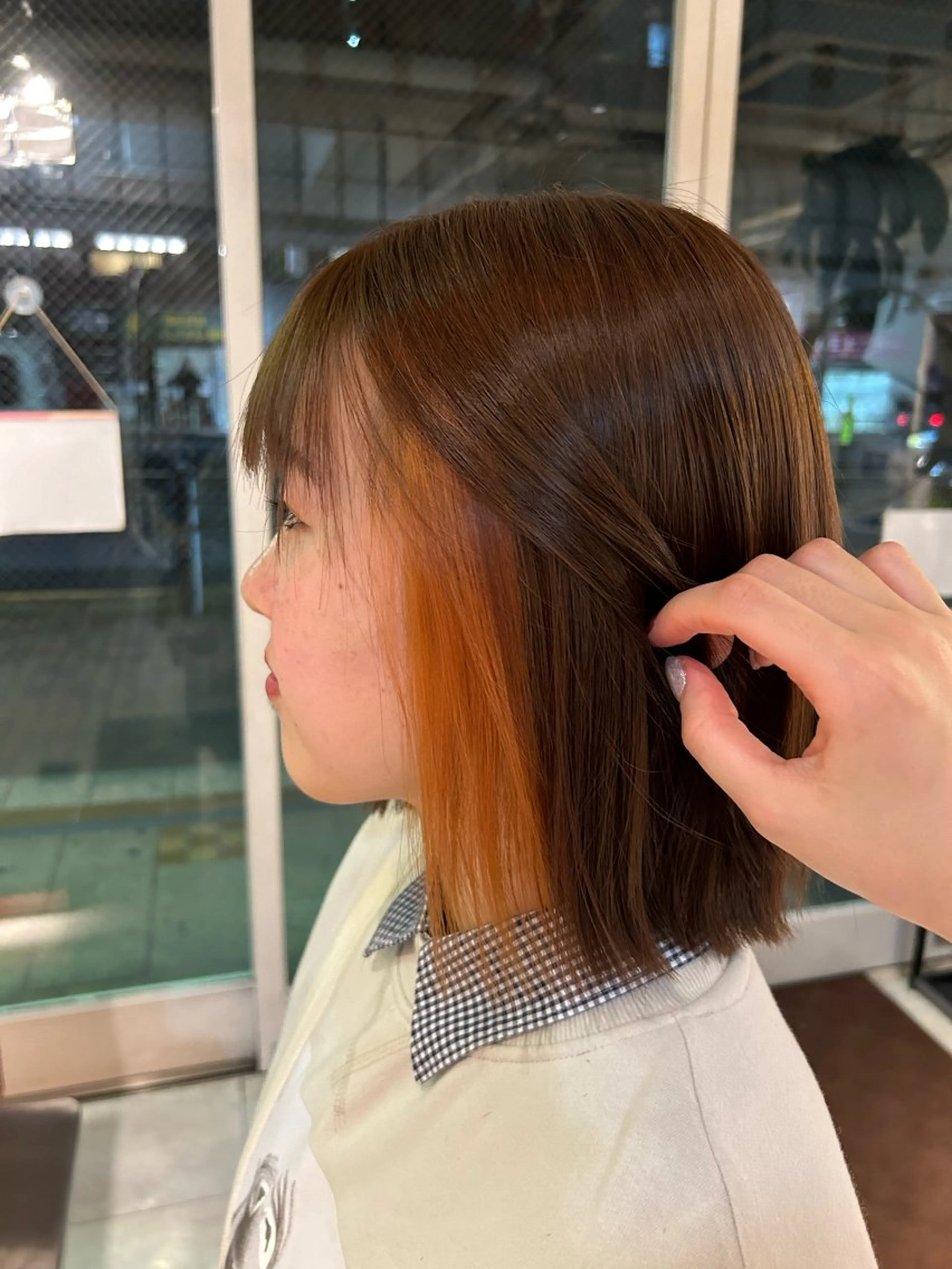 ショート カラー ベージュカラー ブリーチ オレンジ オレンジベージュ ヘアカラー 小森 永のヘアスタイル