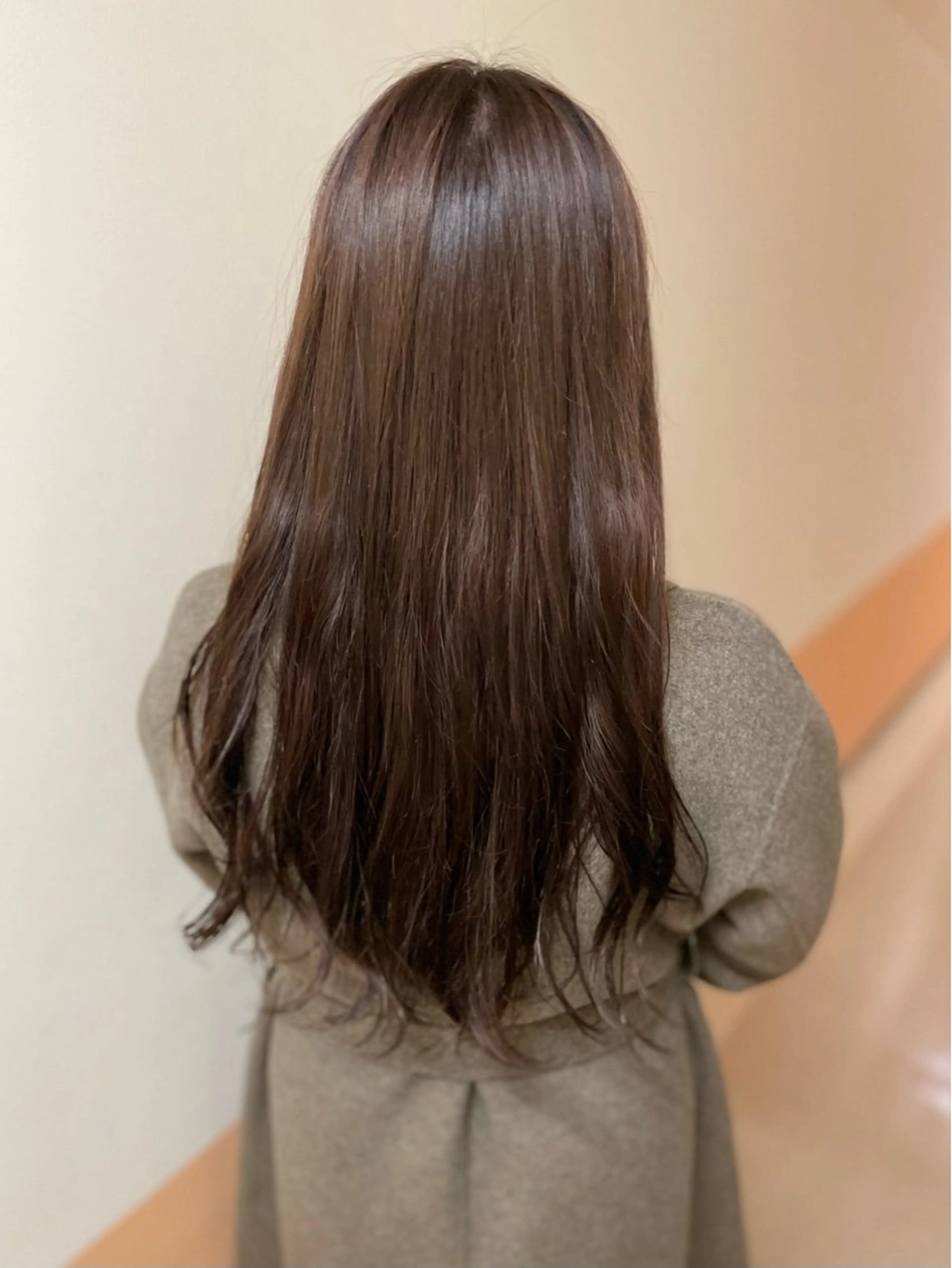 ロング カラー ブラウンカラー ラベンダーカラー ヘアカラー 沢田 瞳のヘアスタイル