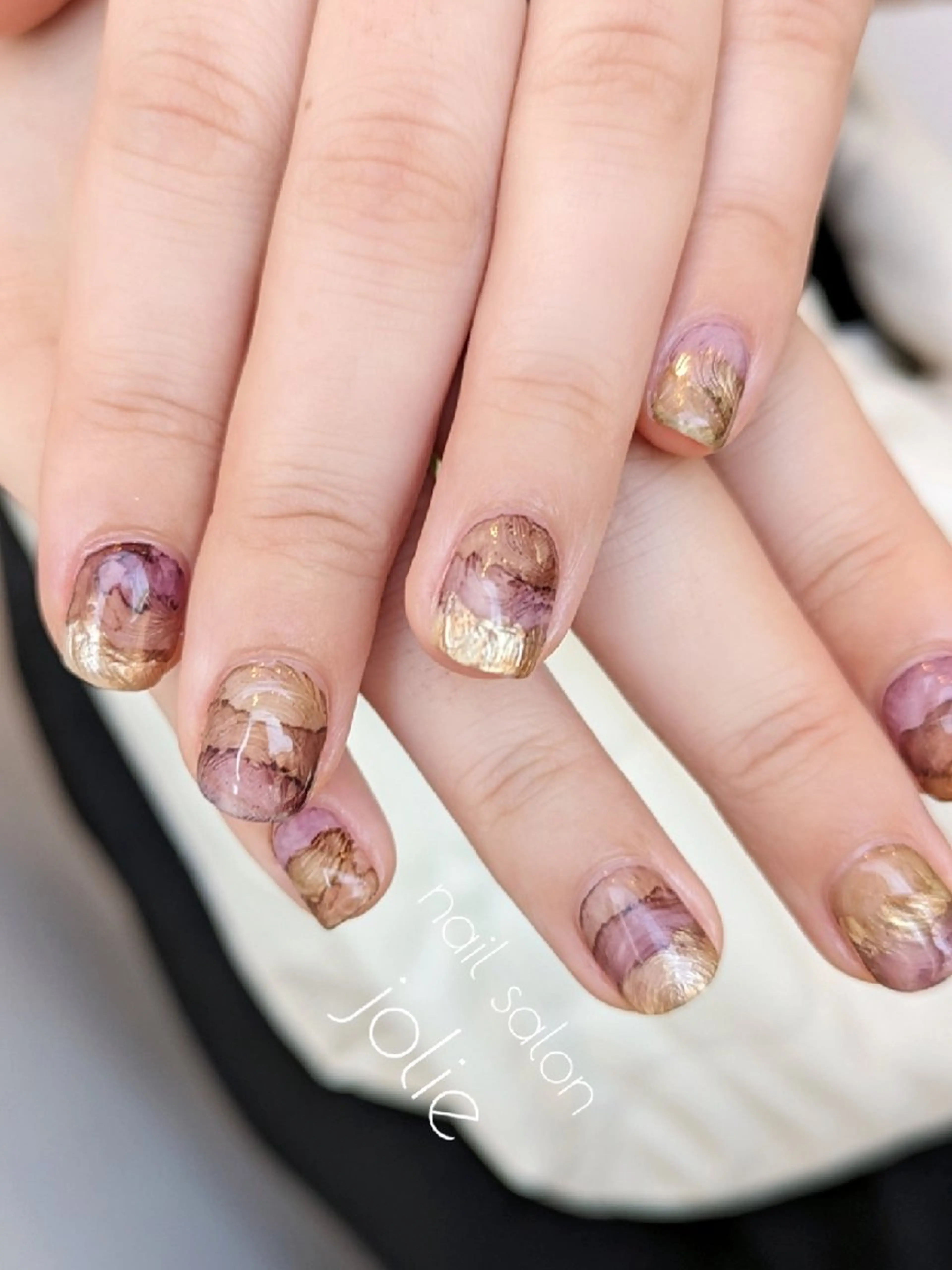 ネイル アートネイル ゴールド ニュアンスネイル jolie  ISIHARAのネイルデザイン