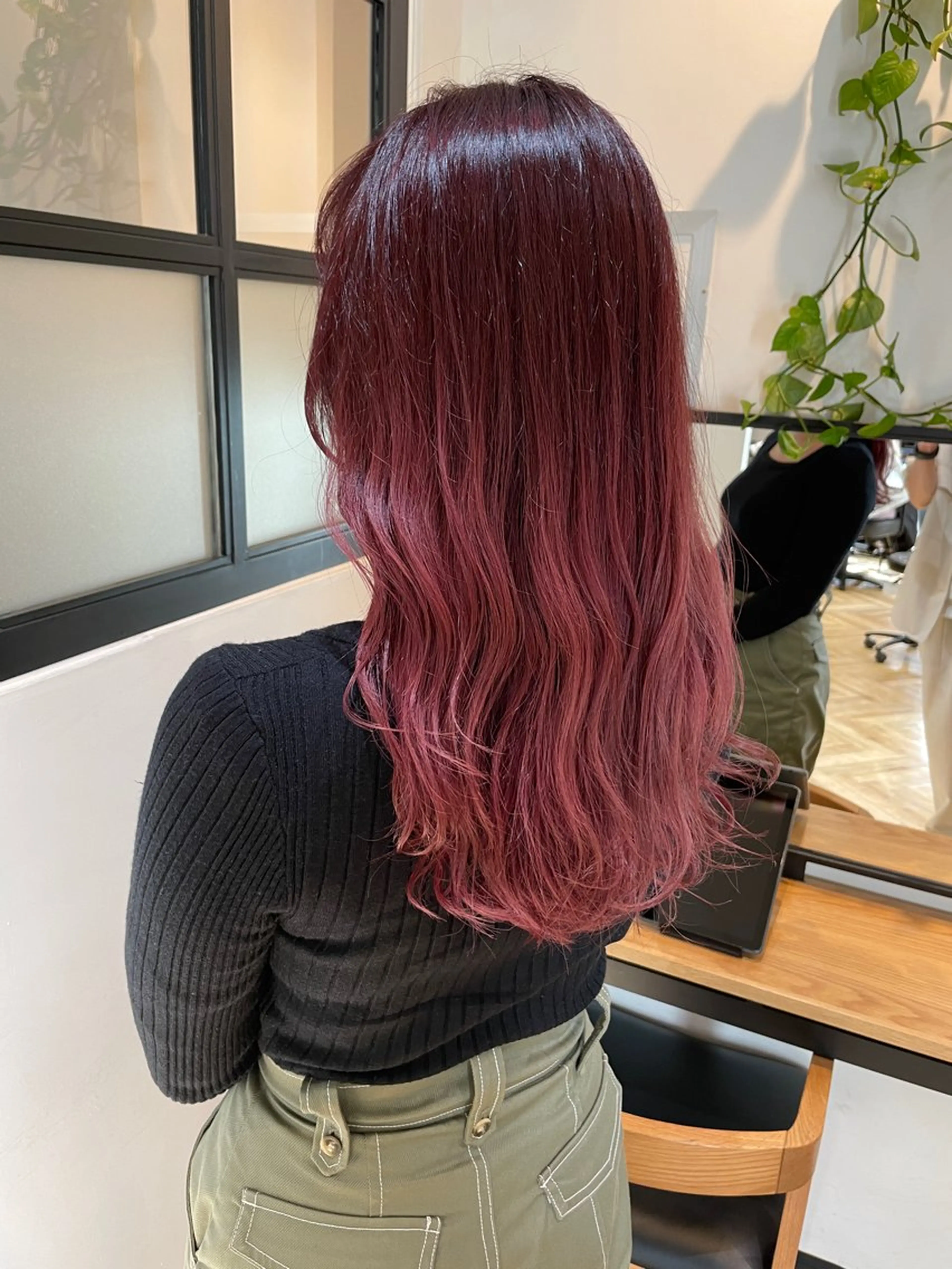 ロング カラー ダブルカラー グラデーションカラー レッドカラー ハイトーン/カラー/ 用賀/稲若健太郎のヘアスタイル