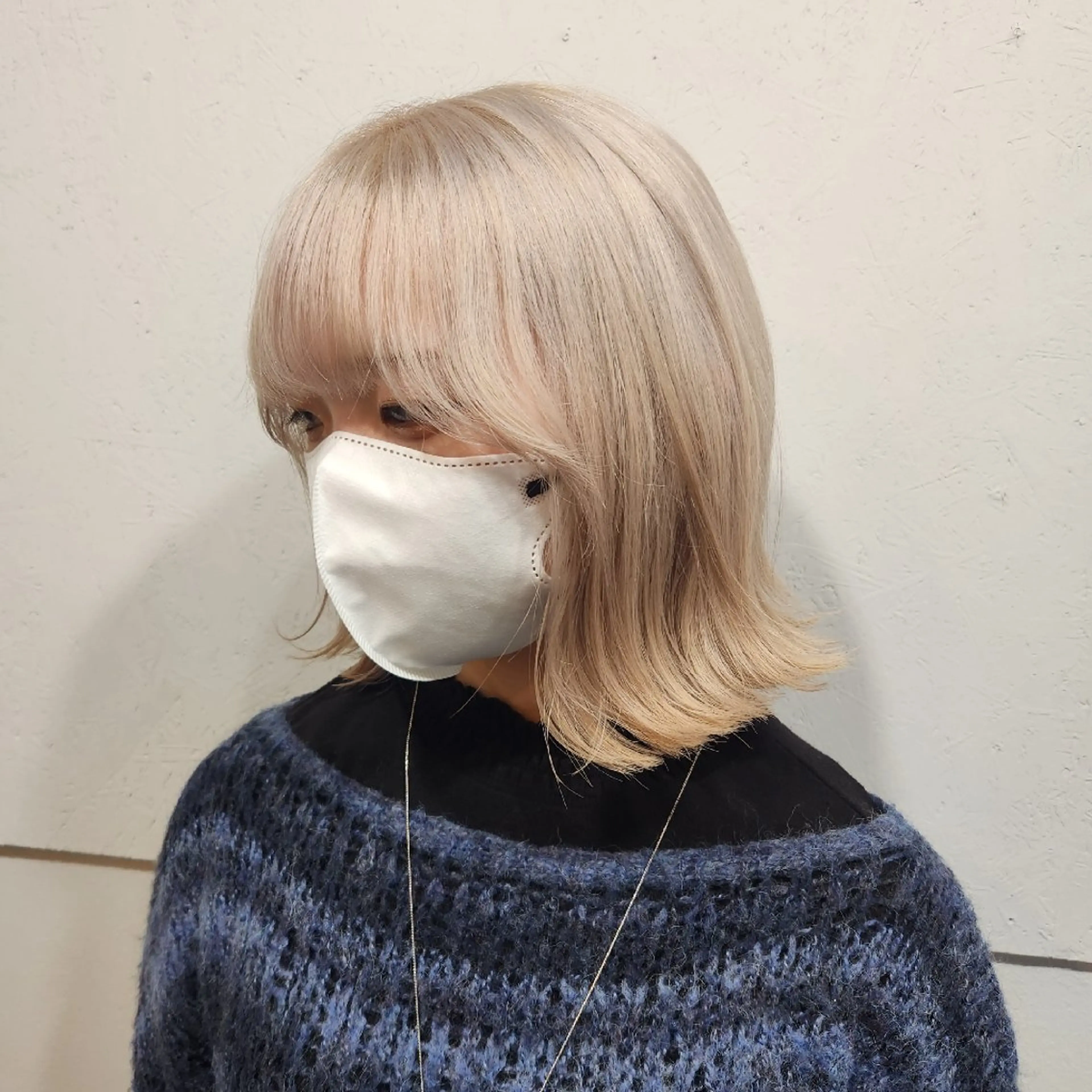 ミディアム カラー ヘアカラー ツヤ髪✨縮毛矯正 ハイトーンカラーのヘアスタイル