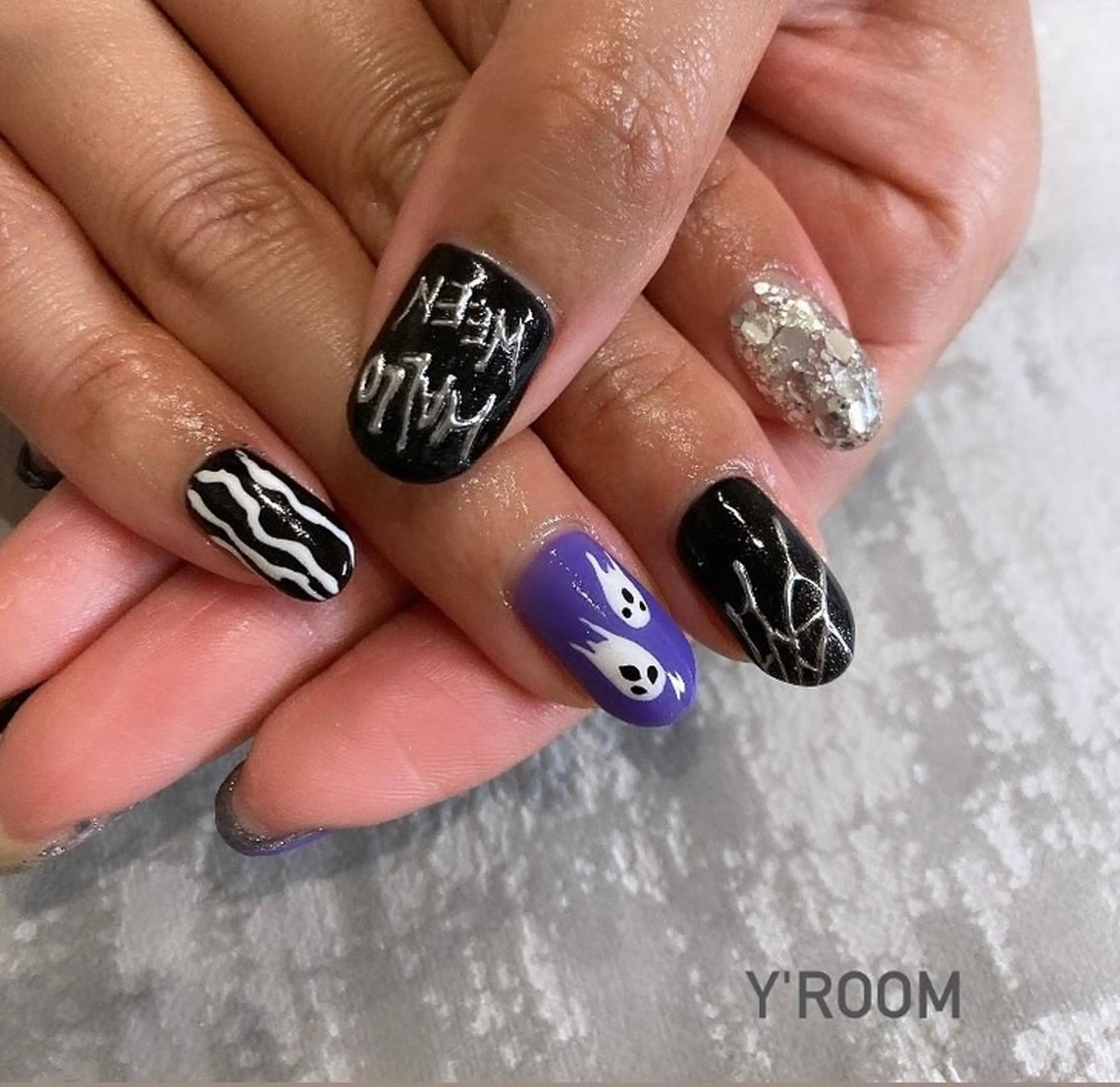 ネイル オーロラネイル フラッシュネイル フットネイル ジェルネイル ハロウィン ハンドネイル YUKA （ネイリスト）のネイルデザイン