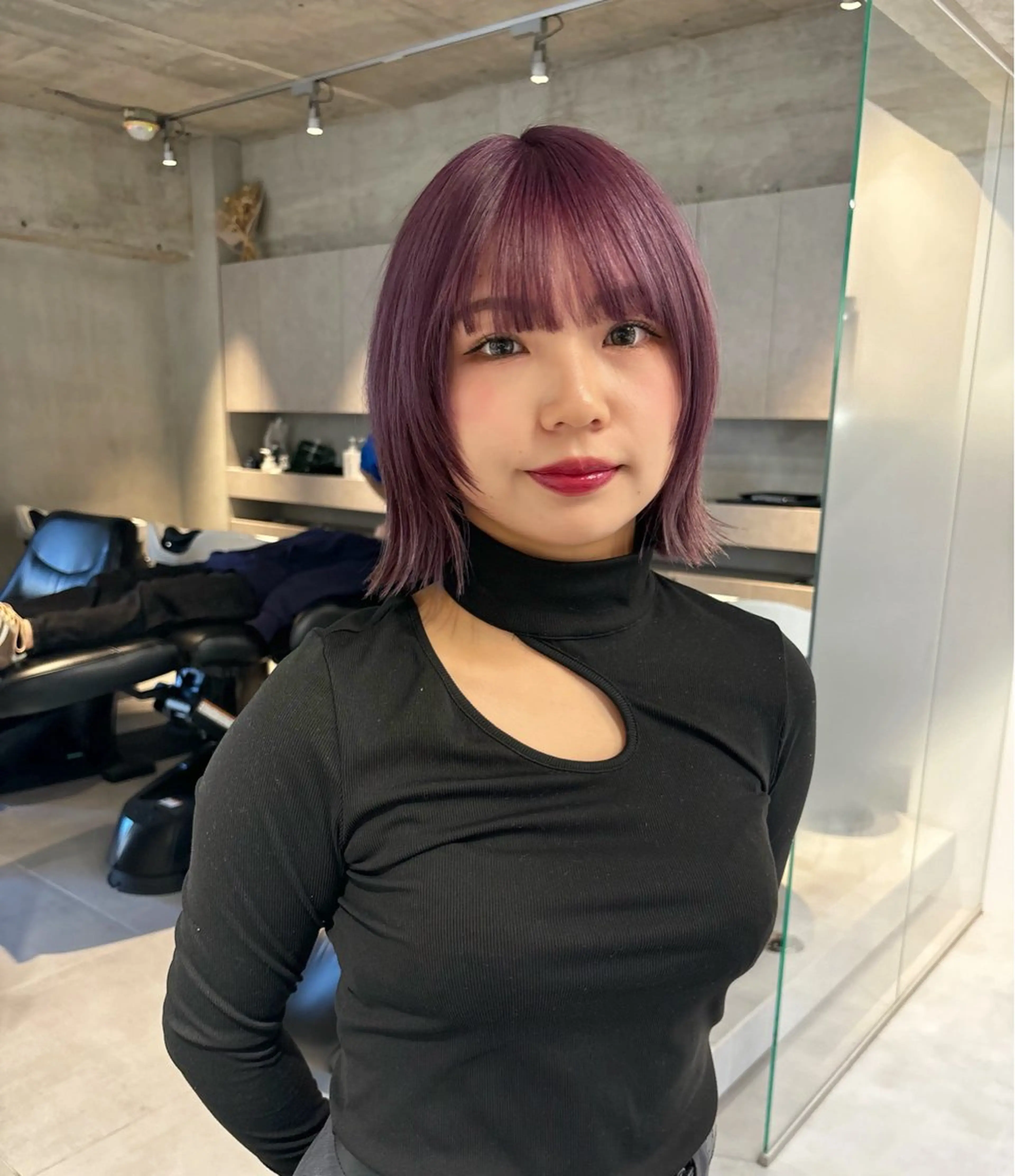 ミディアム ボブ 顔周りカット レイヤーカット Qin share salon 原宿店所属・🫧艶ハイトーン 特化🫧ライヤのヘアスタイル