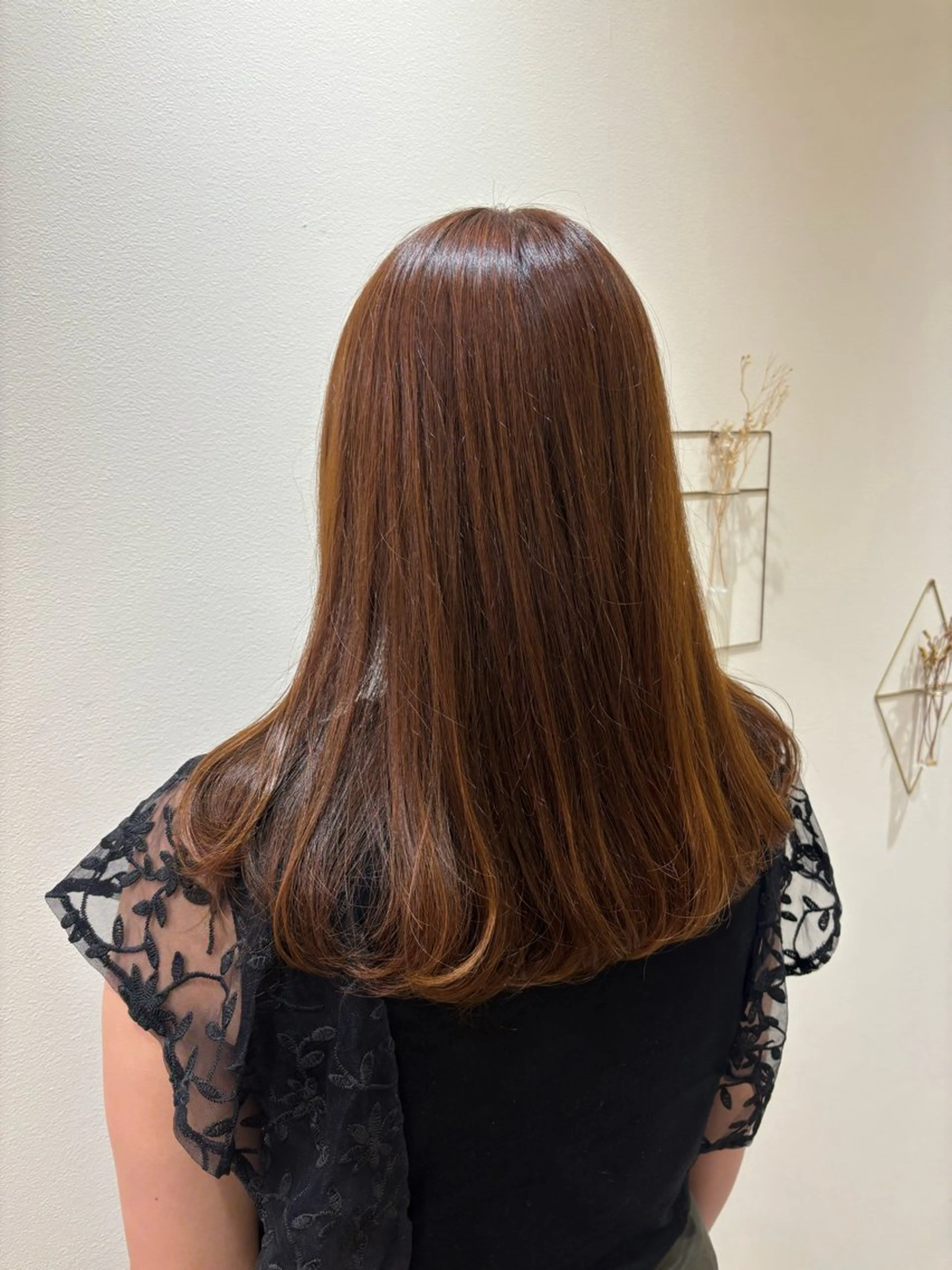 セミロング カラー ブラウンカラー オレンジ オレンジブラウン レイヤー／ボブ／暗髪 透明感カラーChieのヘアスタイル