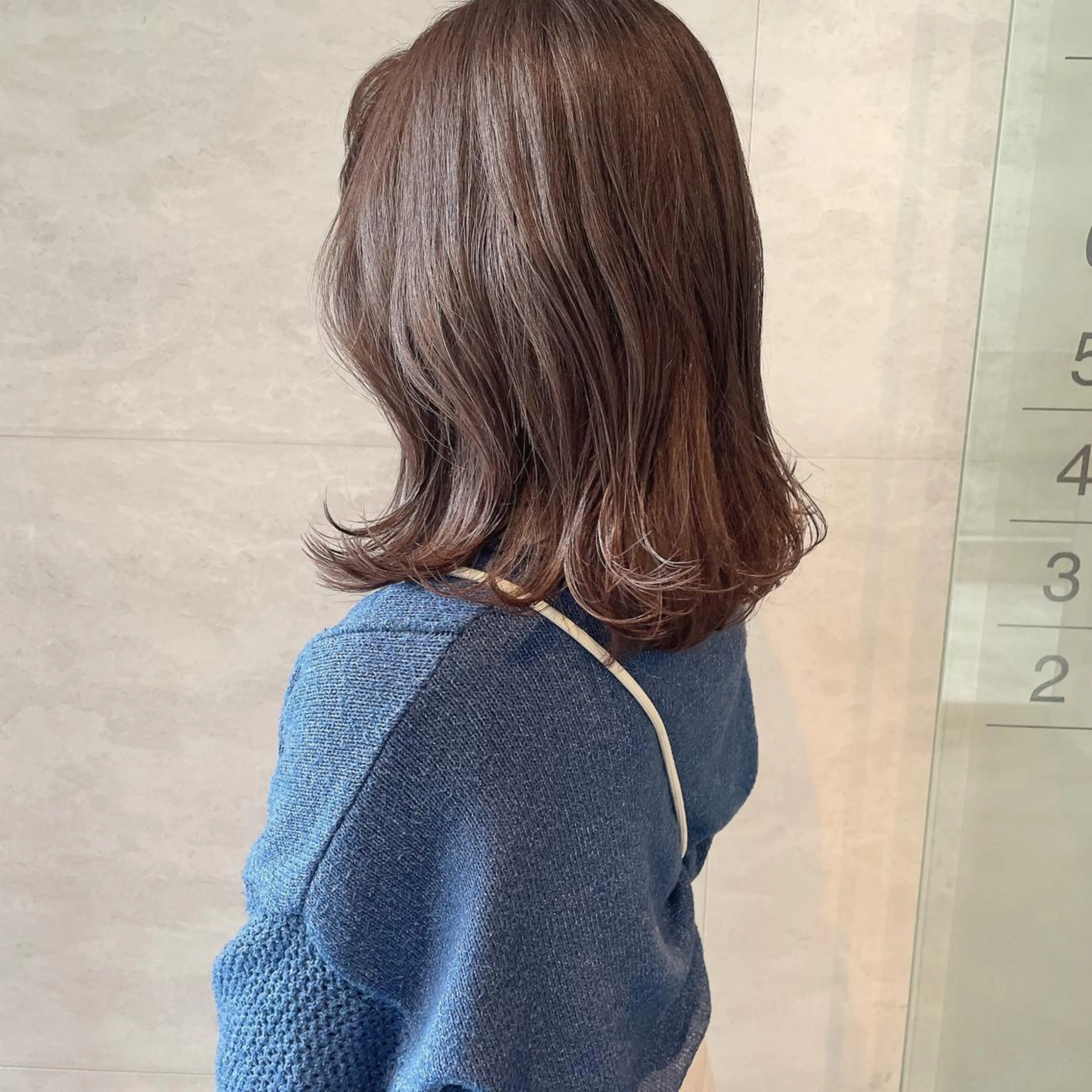 ミディアム カット ヘアカラー トリートメント アンニュイヘア/ 顔周りカット/眞弓萌のヘアスタイル