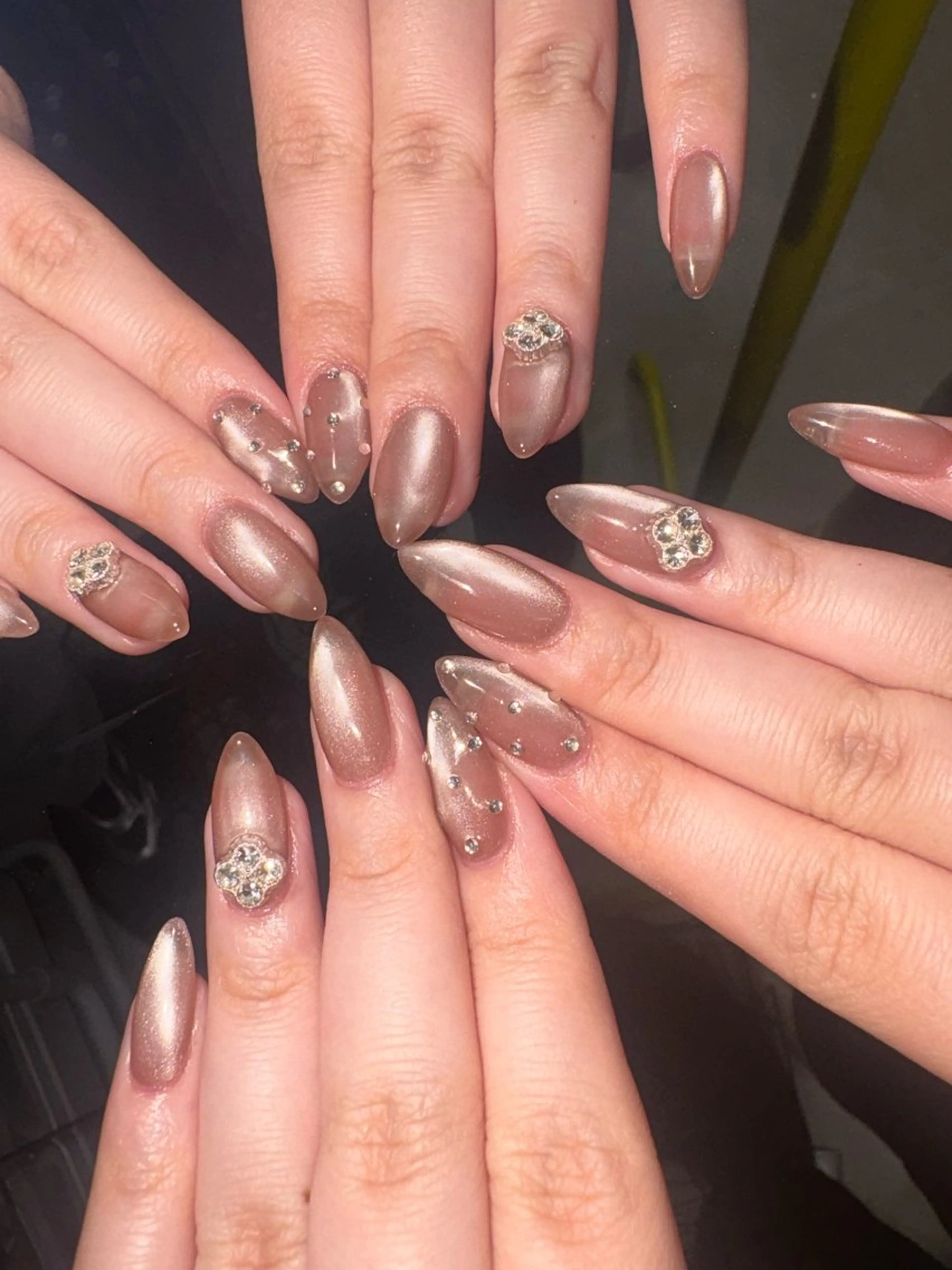 ネイル ドット ストーンネイル ハンドネイル 33nail✴️栄 スミレ❇️Gel-xのネイルデザイン