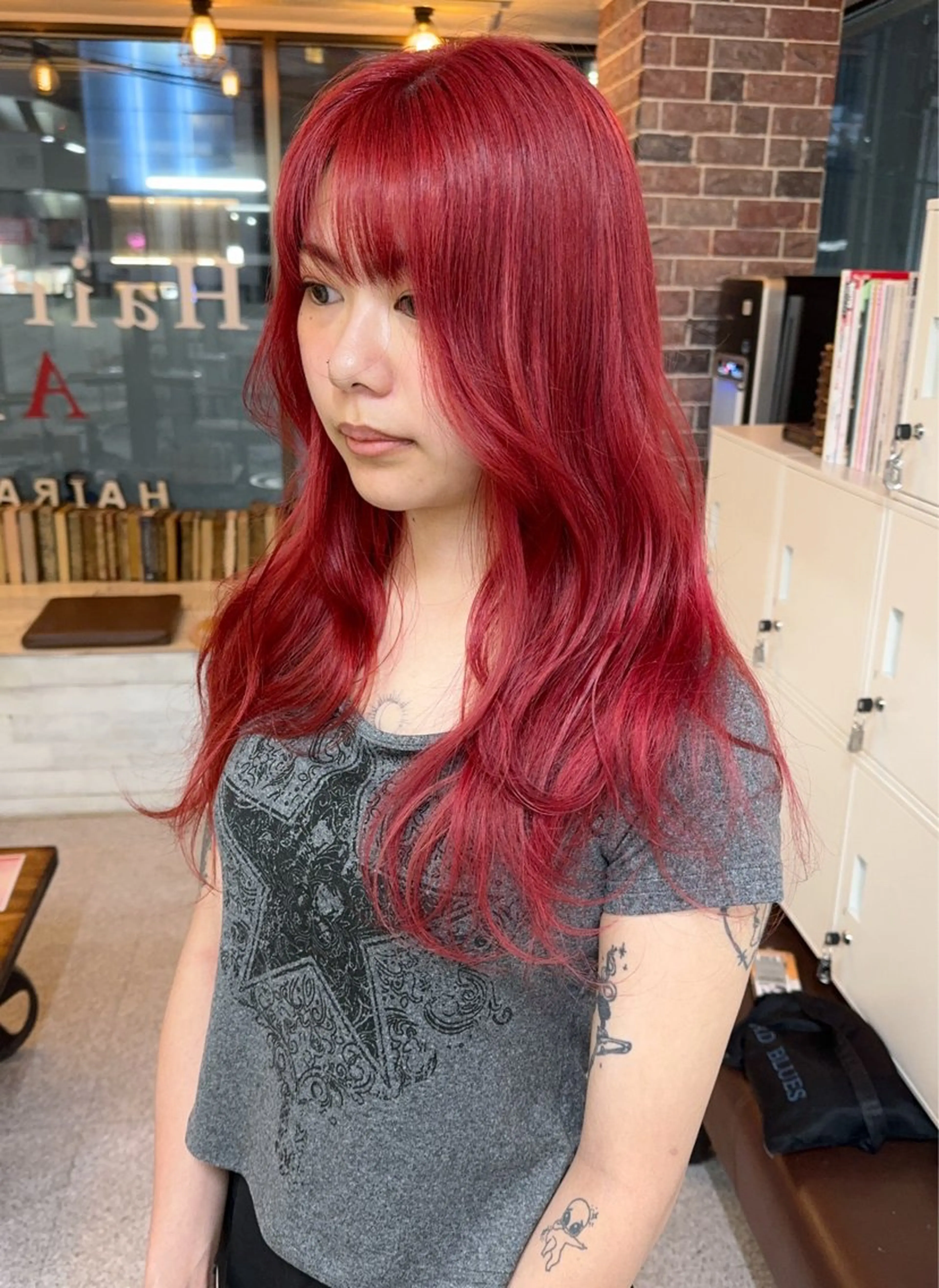 セミロング カラー レイヤーウルフ エクステ磯部のヘアスタイル