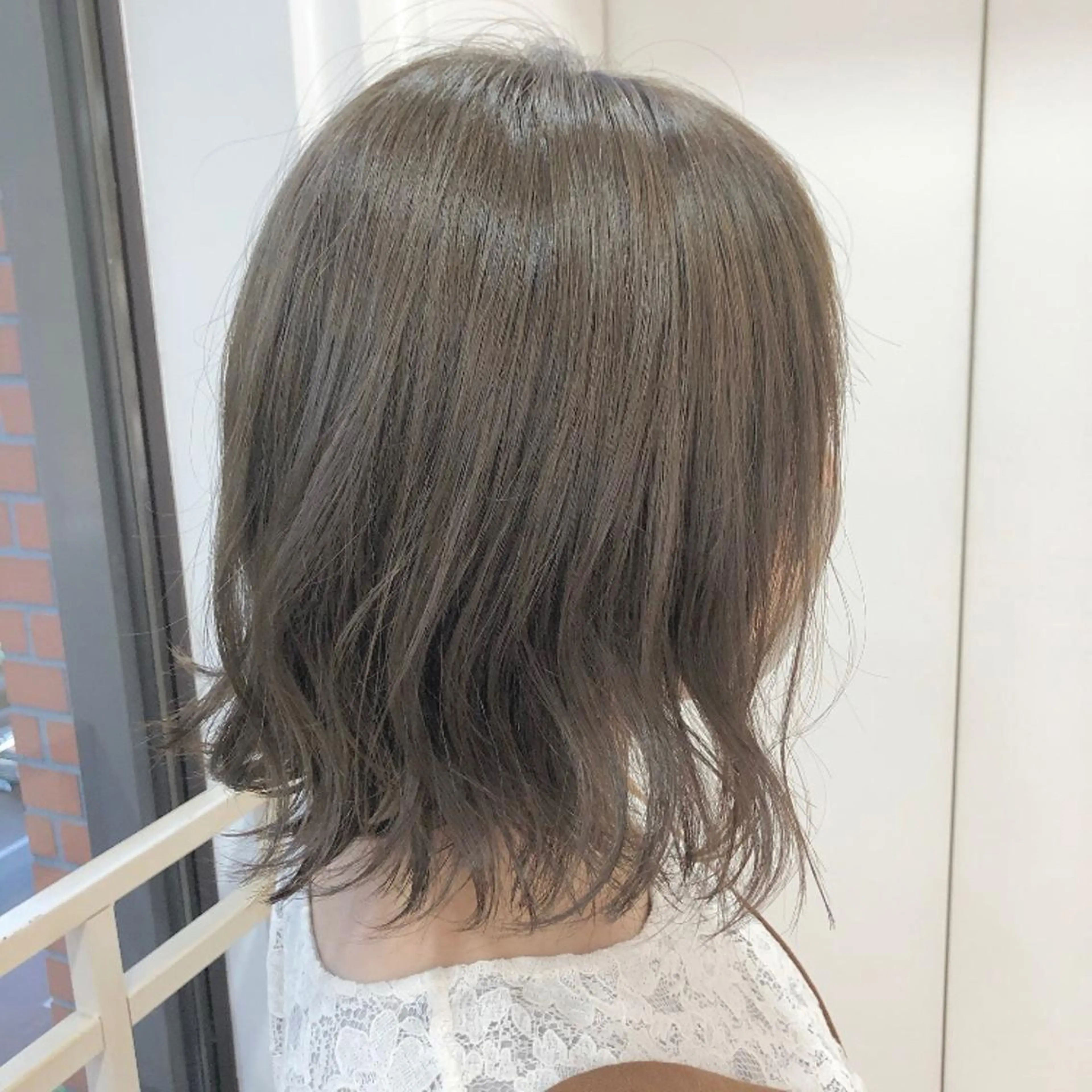 ミディアム カラー TRENCH　相澤 果歩のヘアスタイル