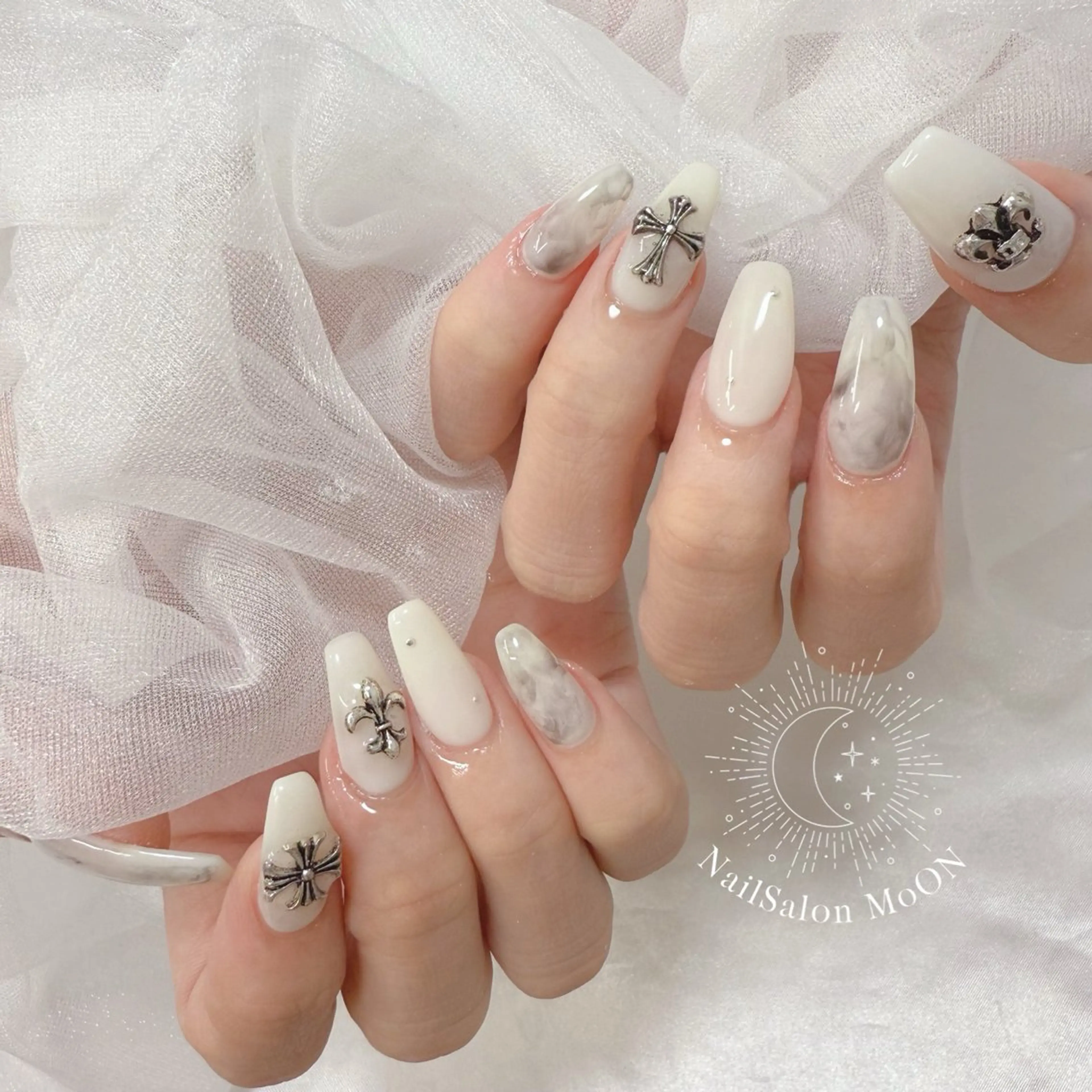 ネイル ハンドネイル ハンドケア MoON...❤︎ MeGuのネイルデザイン